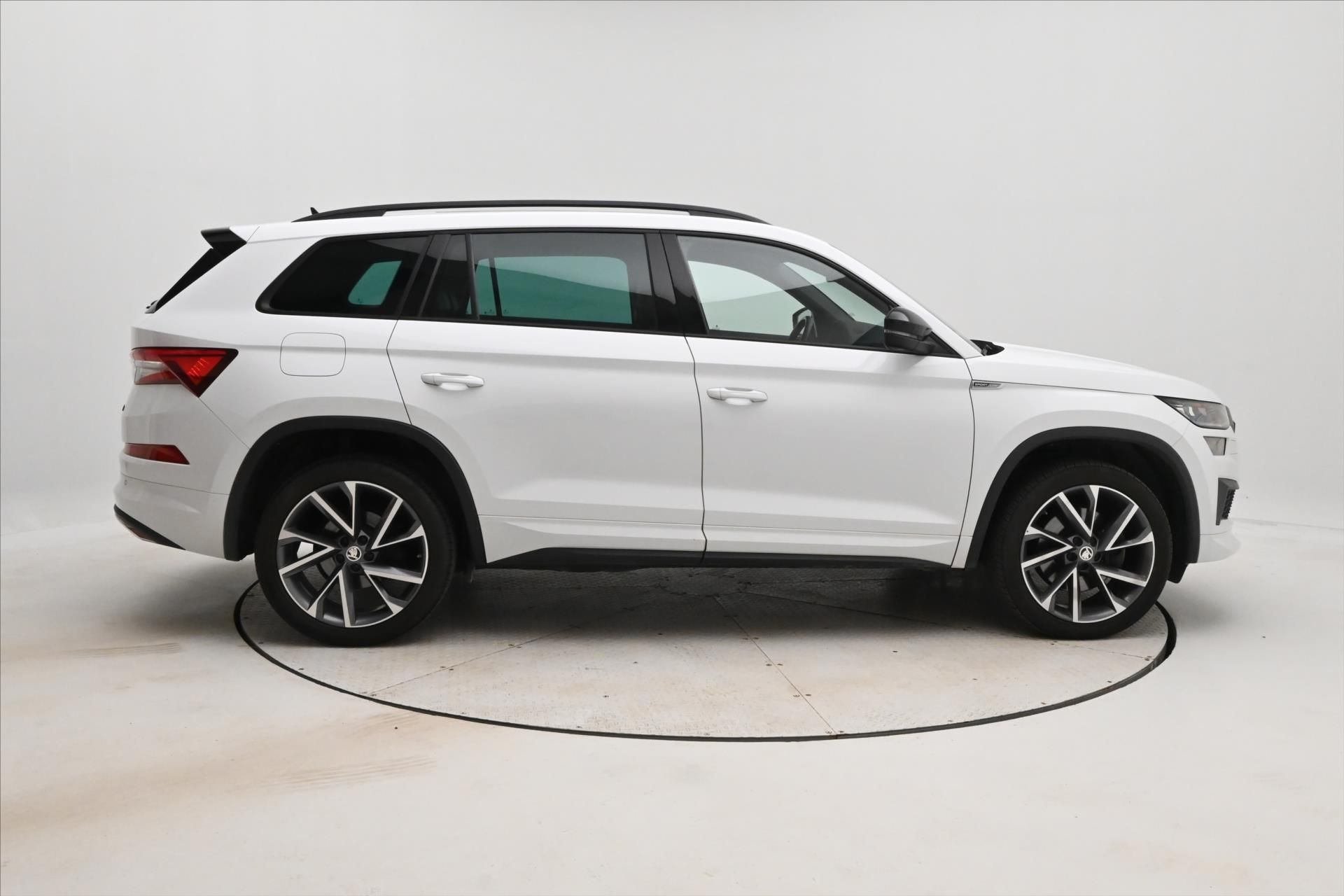 Škoda Kodiaq, 2,0 TDI 147kW DSG 4x4 Sportlin - fotka 4