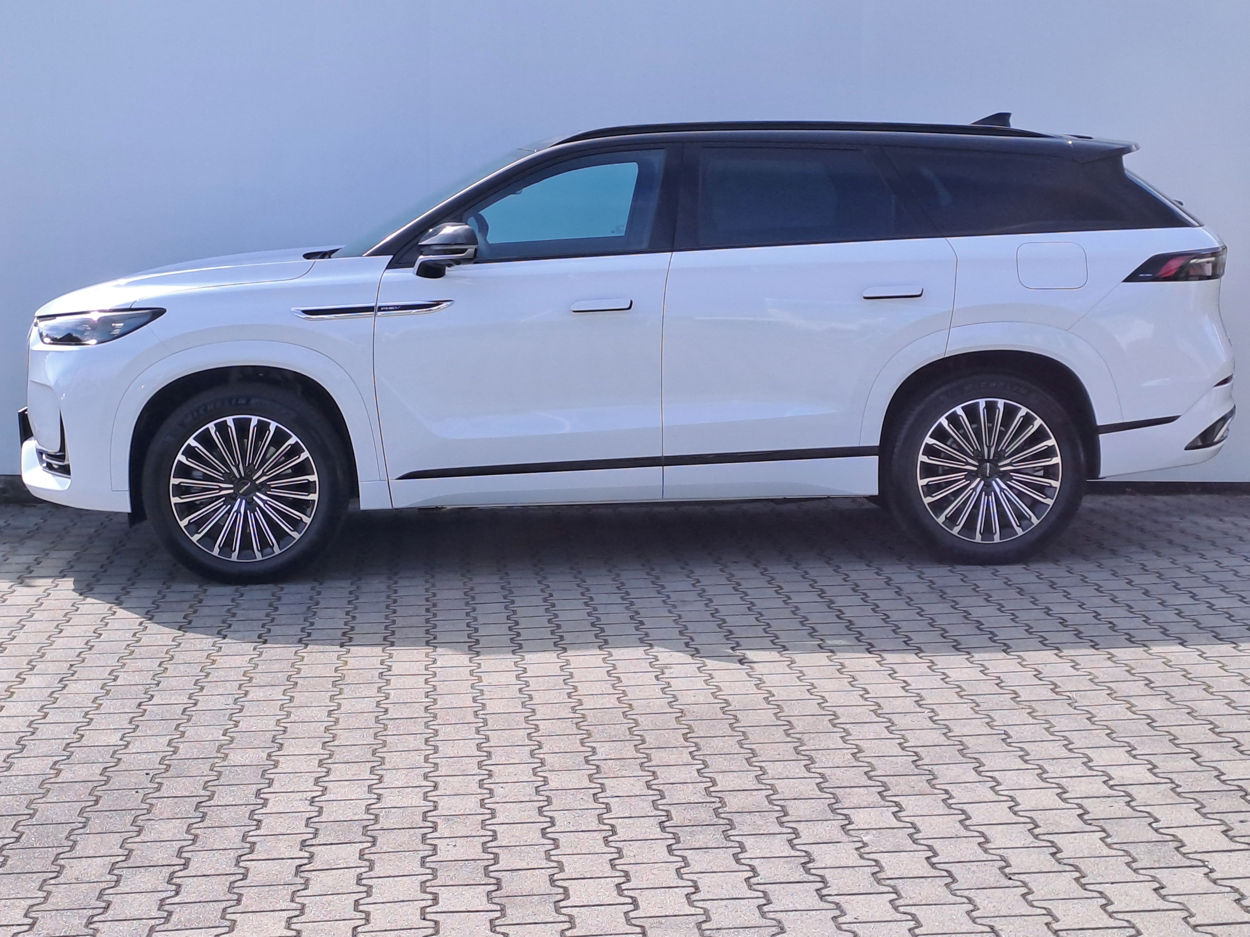 Jaecoo 8, PHEV 1,5 T-GDi Exclusive - fotka 2