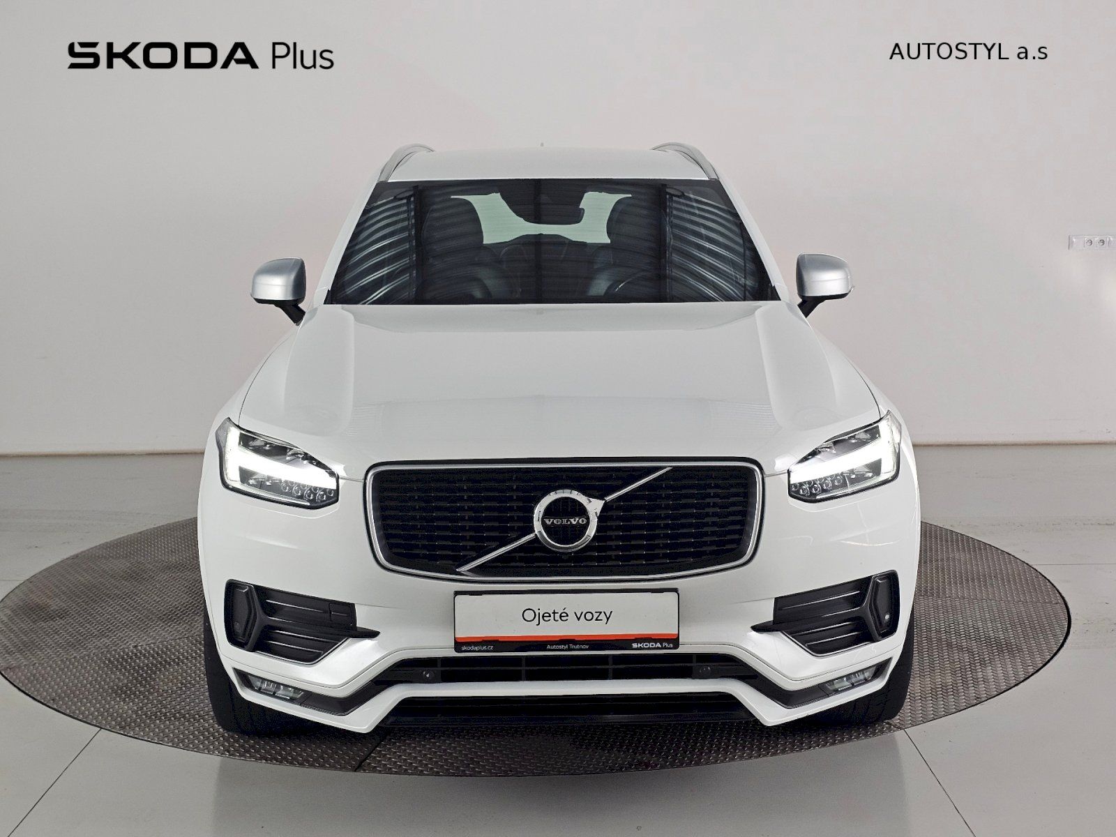 Volvo XC90, 2.0D 5D 173kW R-desing - fotka 4