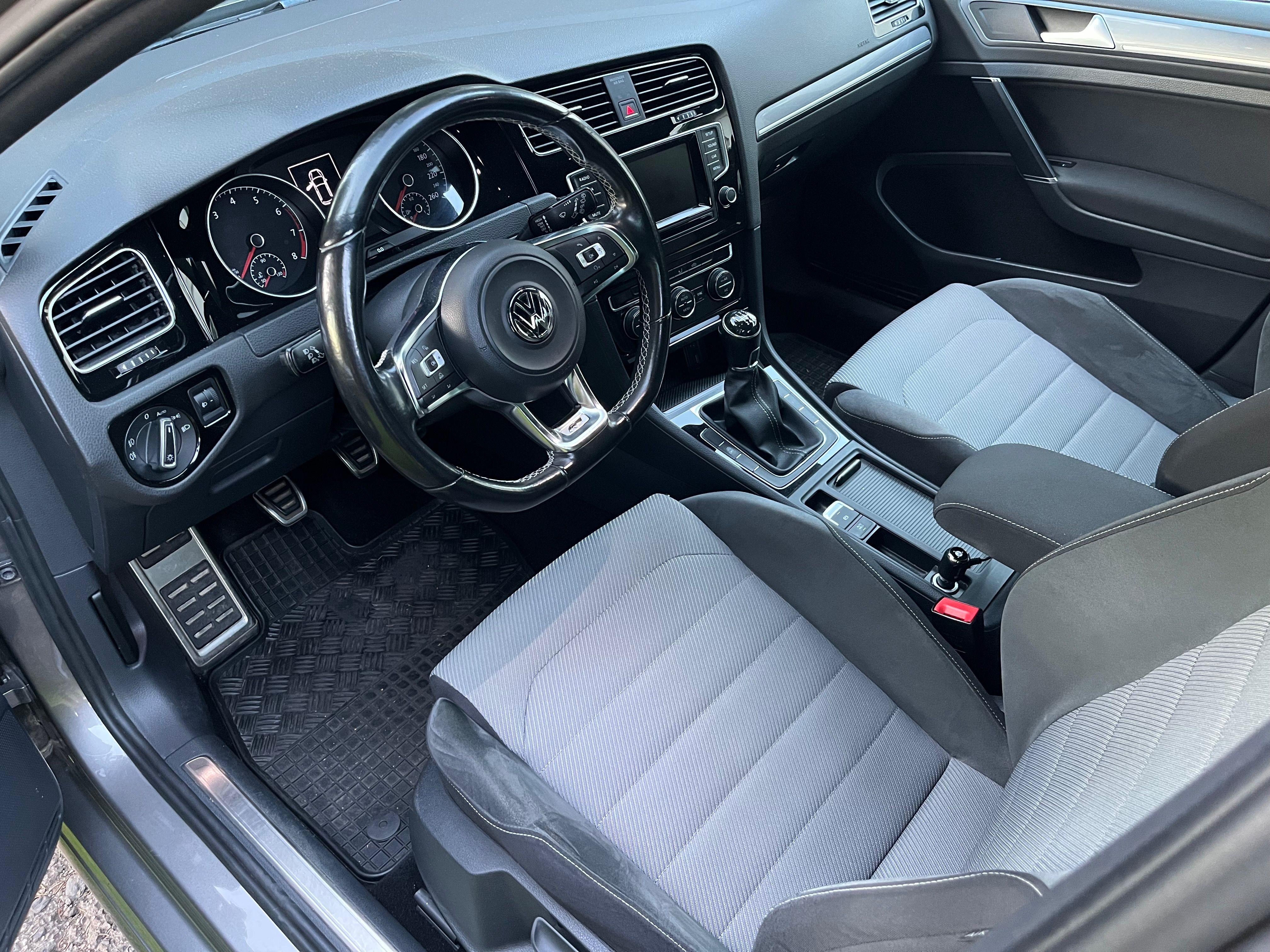 Volkswagen Golf, 1.4TSI R-Line - fotka 6