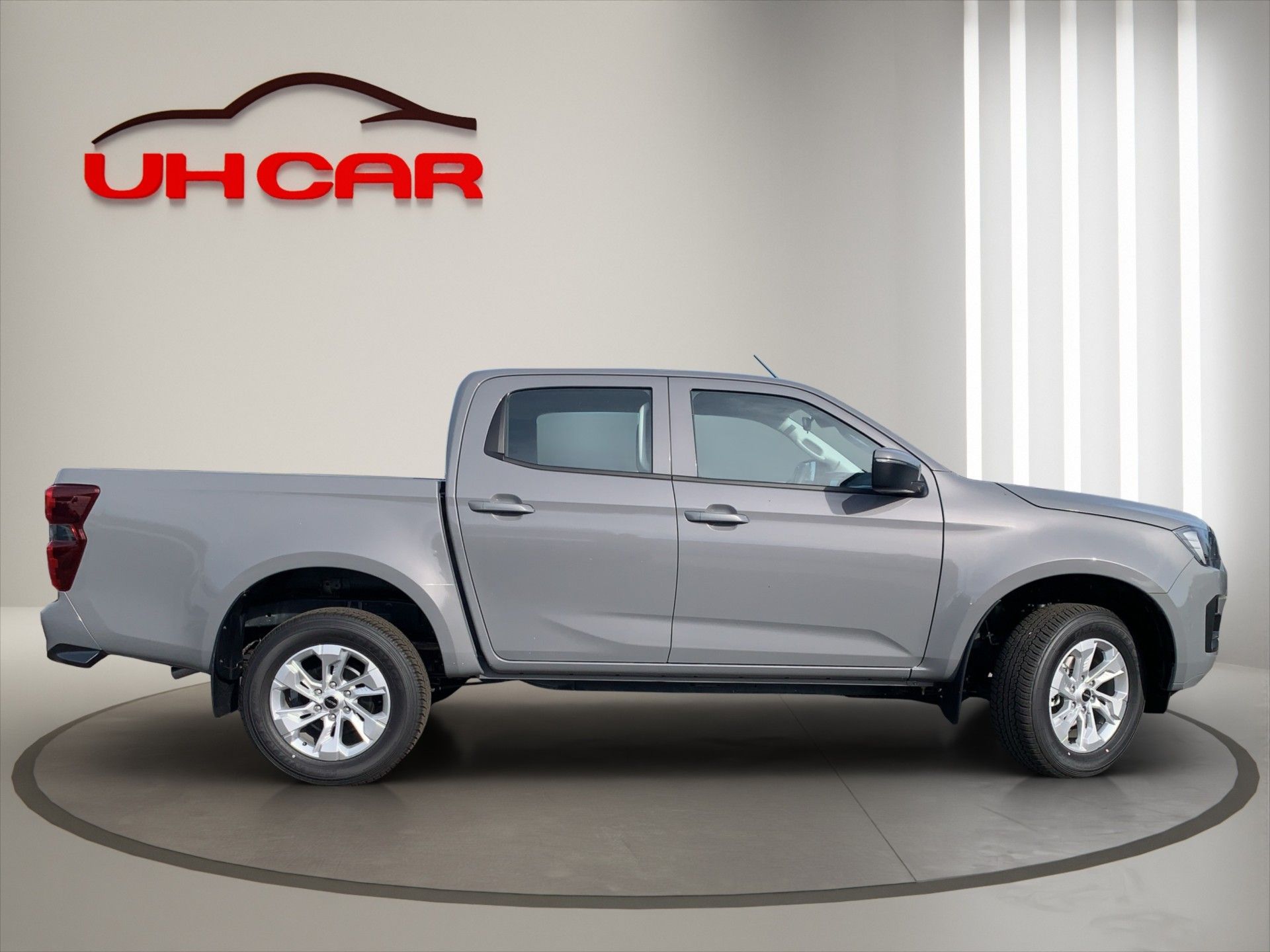 Isuzu D-Max, 2,2 D 4x4 6MT  DC LS 163k - fotka 4