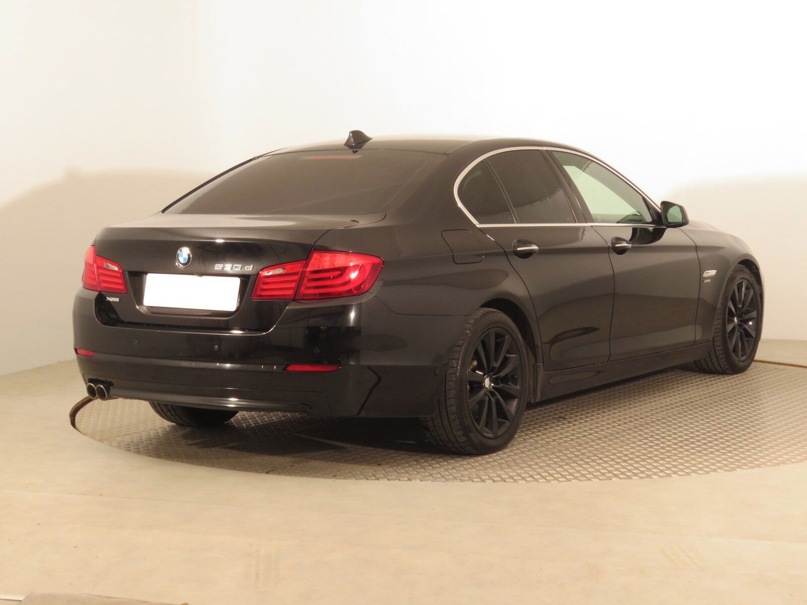 BMW Řada 5, 530d xDrive, 4X4, Automat - fotka 5