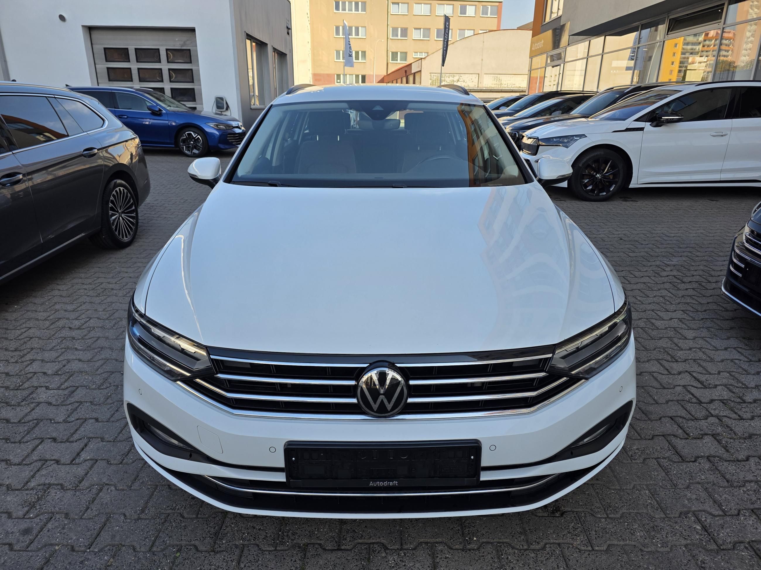 Volkswagen Passat Variant, 2.0 TDI 110kW DSG / Tažné - fotka 3