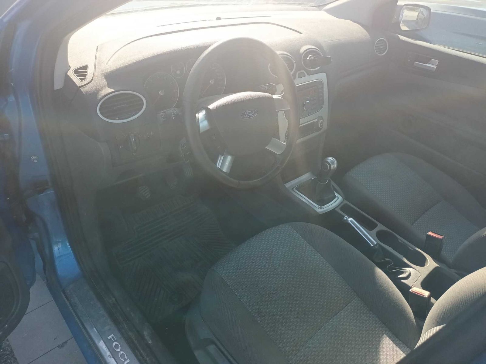 Ford Focus, 1.6 16V, Tažné, Klima - fotka 3