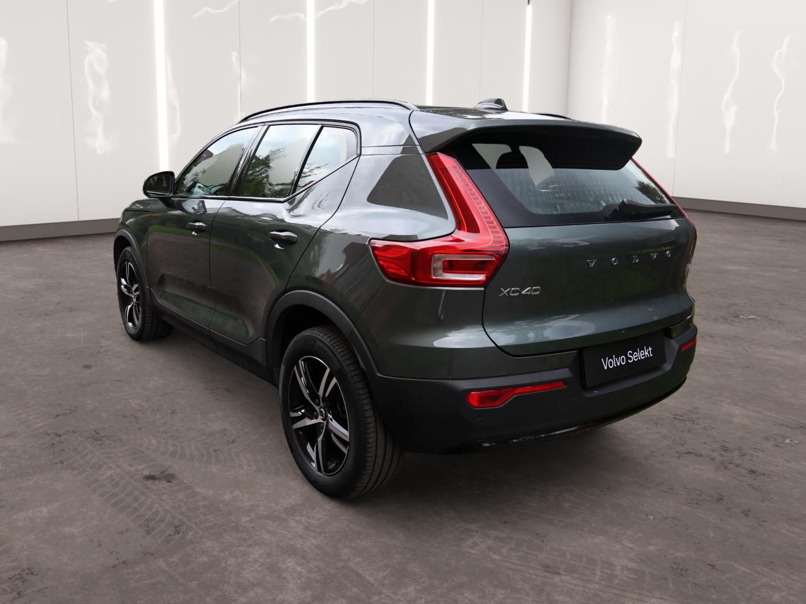 Volvo XC40, Plus, B3 Mild hybrid - fotka 2