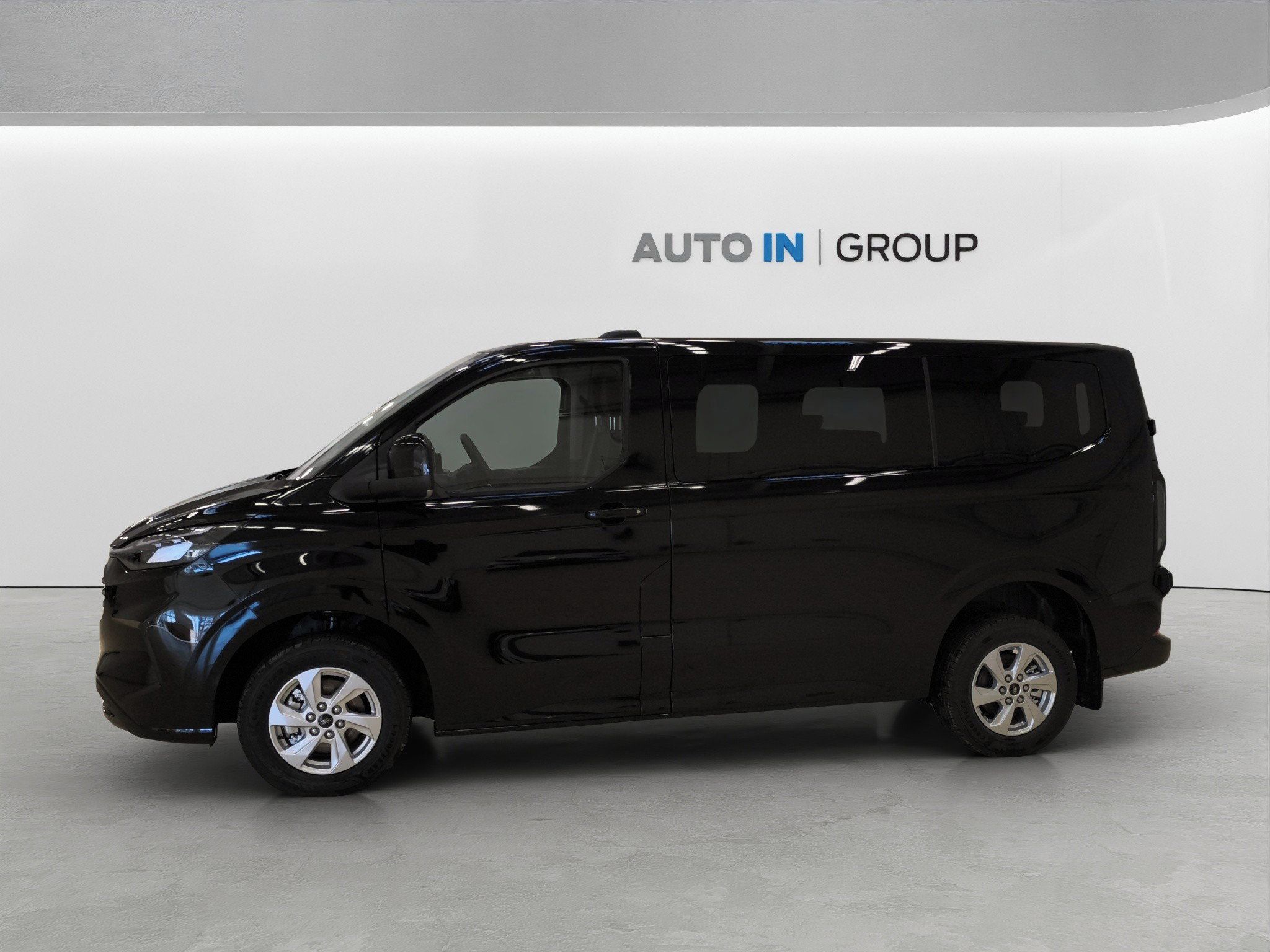Ford Transit Custom, kombi 2.0 TDI L2 Limited - fotka 3
