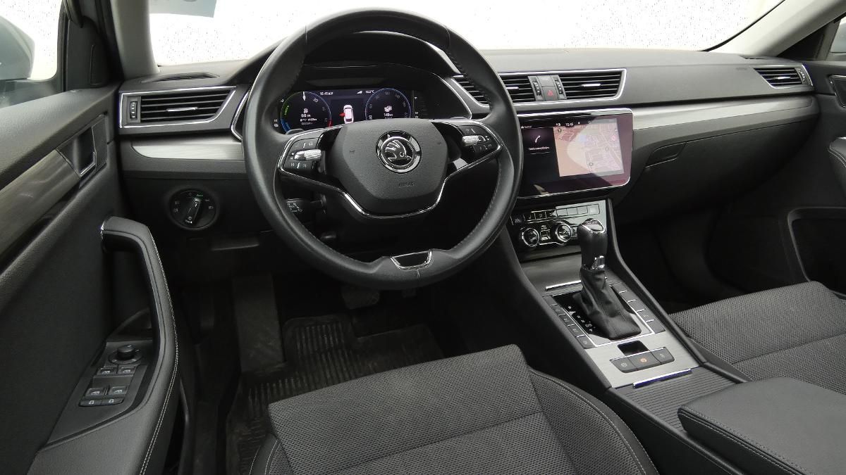 Škoda Superb, 1.4 TSI iV Ambition DSG - fotka 5