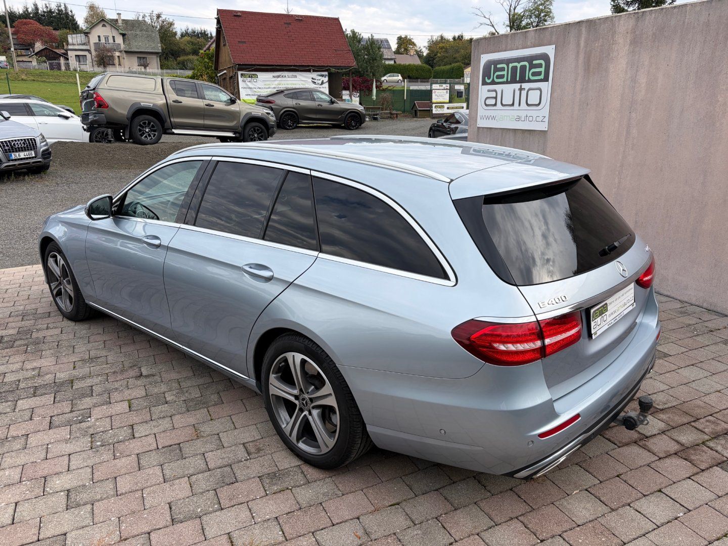 Mercedes-Benz Třídy E, E400 245kW 4MATIC TAŽNÉ NAVI - fotka 4