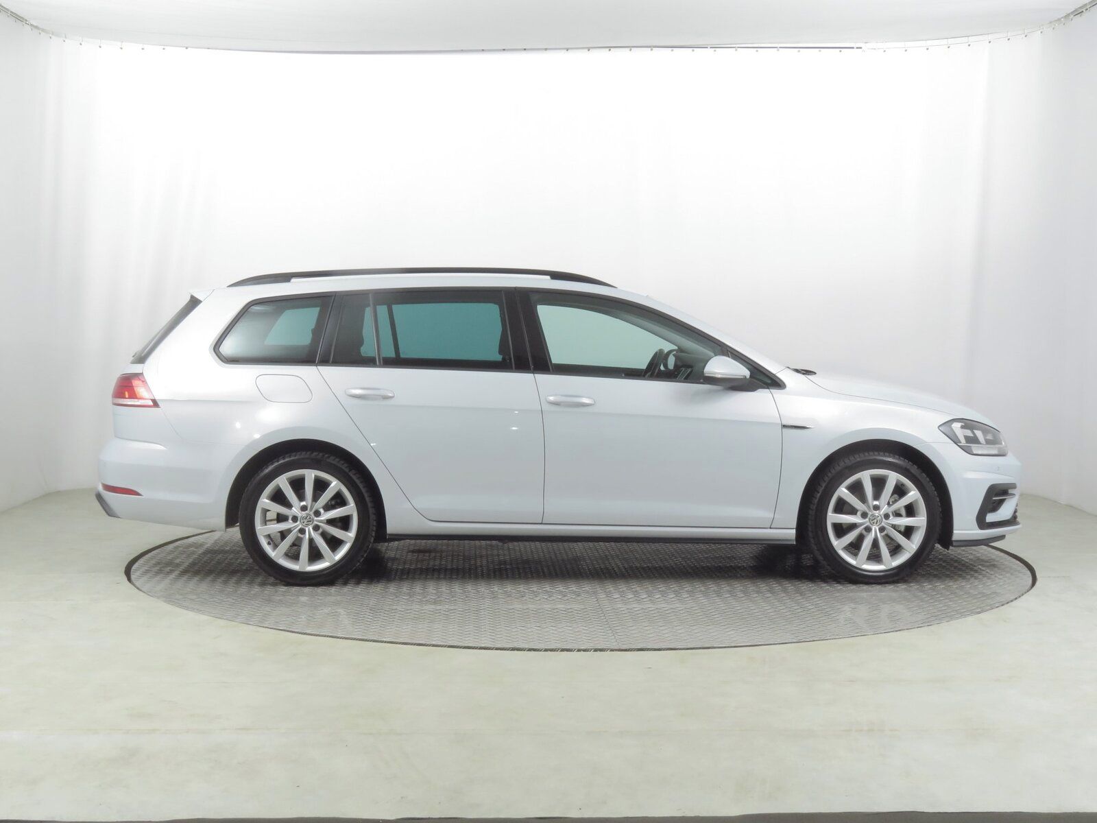 Volkswagen Golf, 1.5 TSI, R-Line - fotka 6