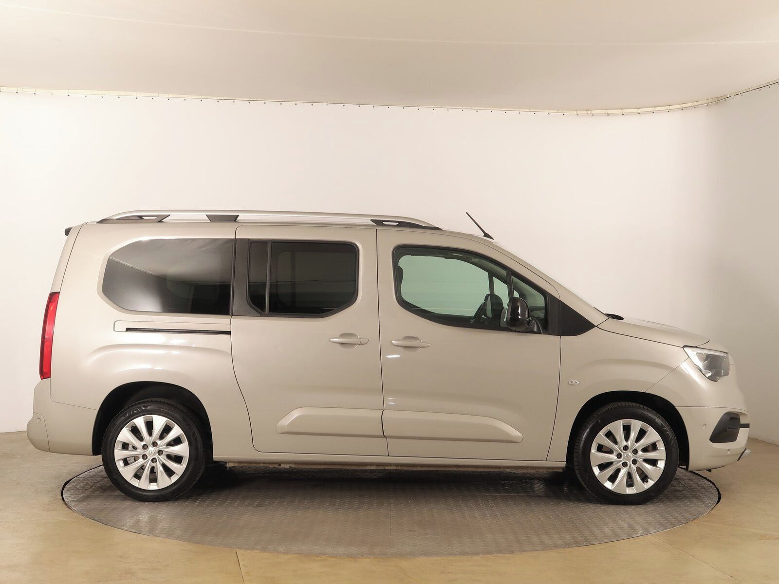 Opel Combo, Maxi 1.2 Turbo, Elegance - fotka 6