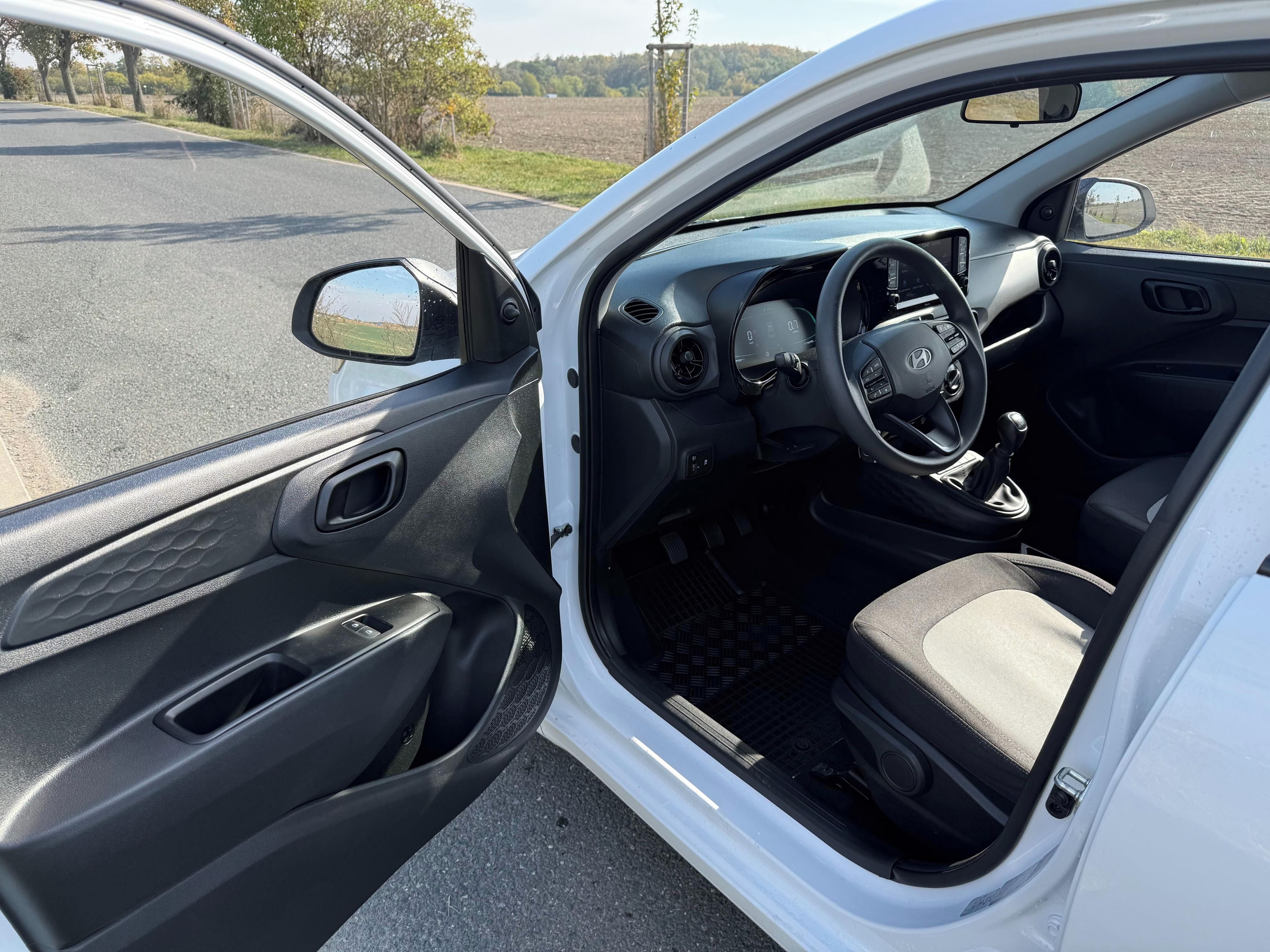 Hyundai i10, 1.0i 2025 8800km - fotka 5