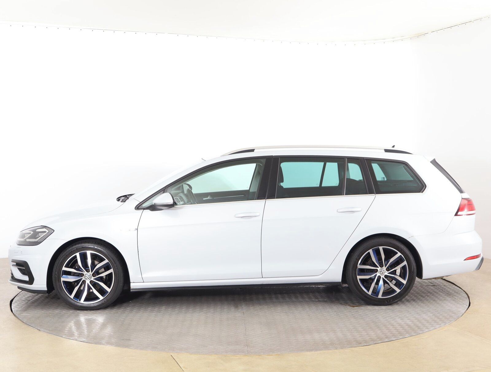 Volkswagen Golf, 2.0 TDI, R-Line, Automat - fotka 3