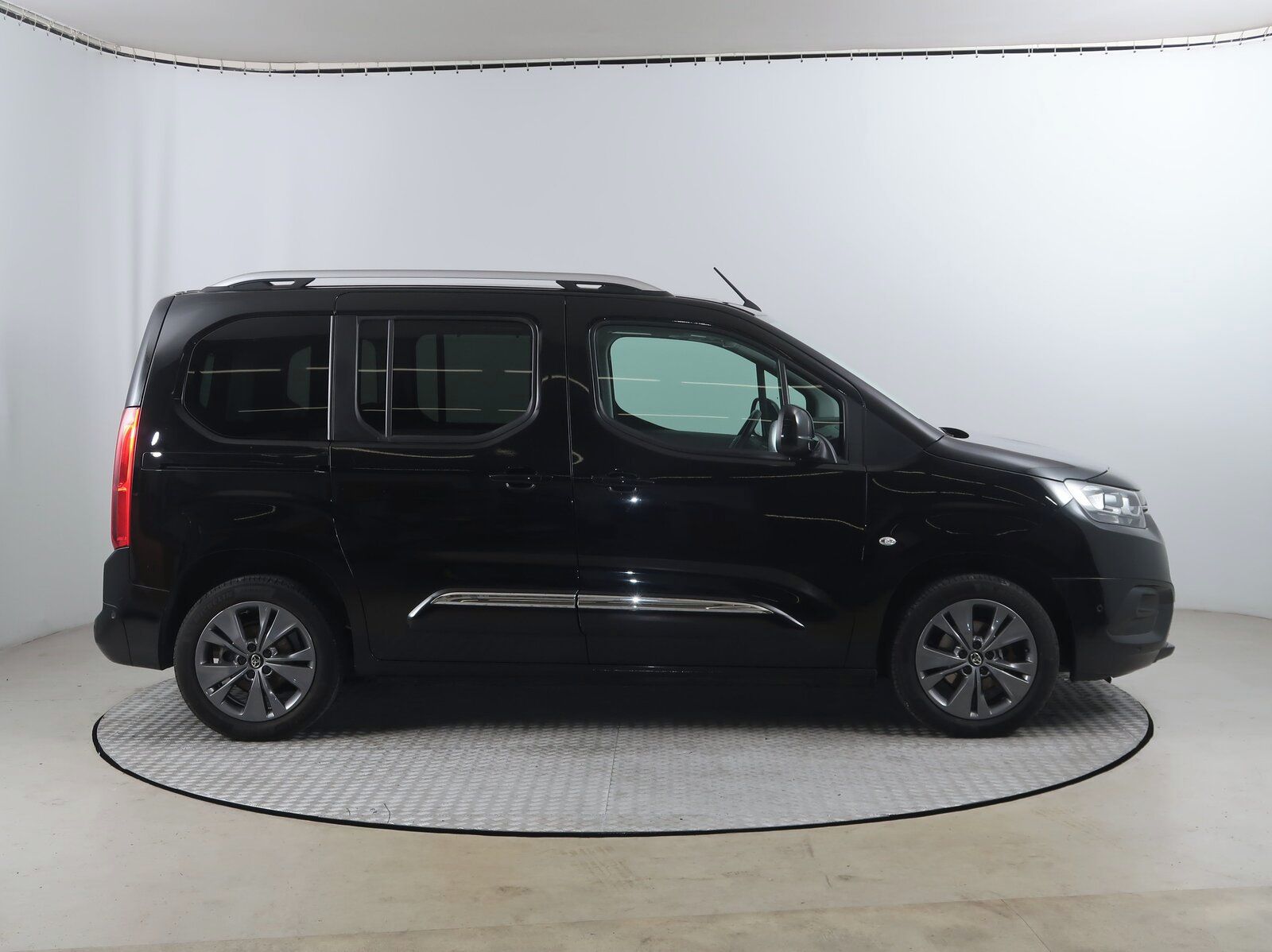 Toyota Proace City Verso, 1.2 T, Family, 5Míst, ČR - fotka 6