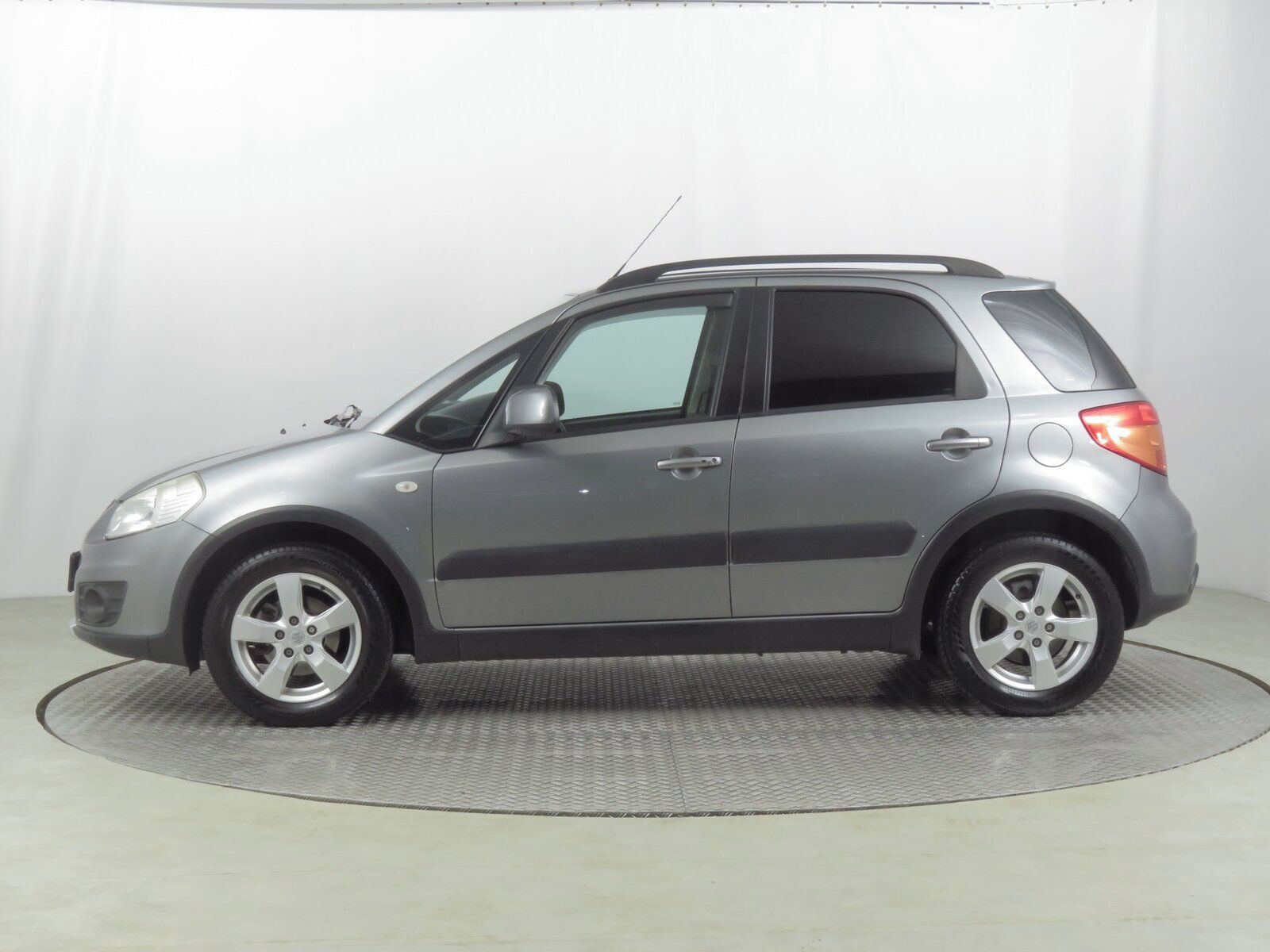 Suzuki SX4, 1.6 VVT, Serv.kniha - fotka 3