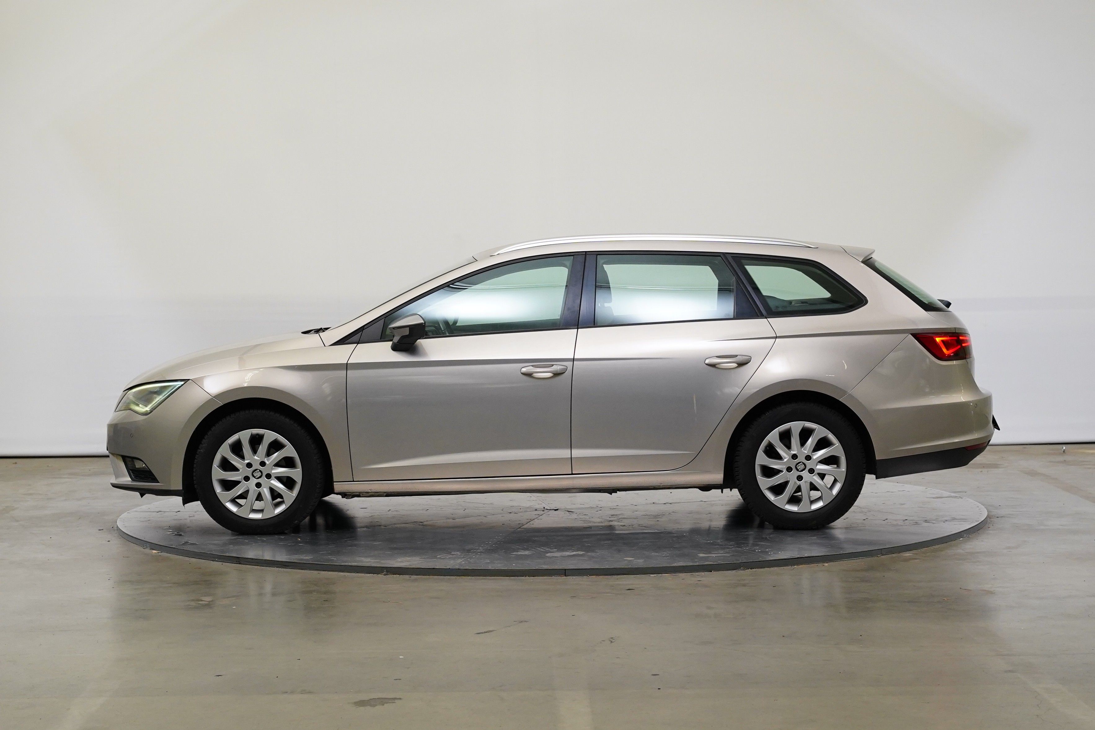 Seat Leon, 1.6 TDI 77 kW DSG Style - fotka 3