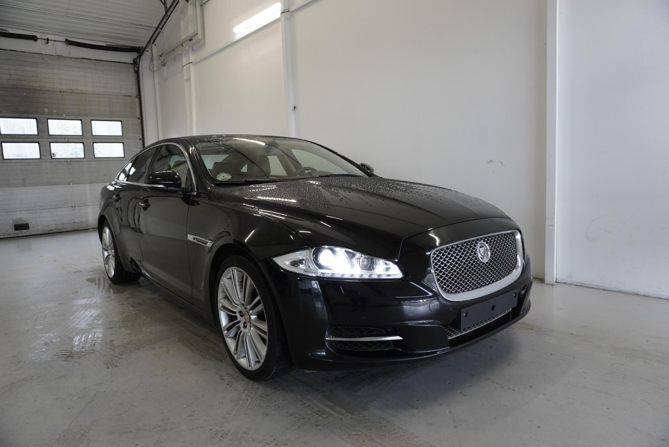 Jaguar XJ, XJ  3,0D - fotka 3