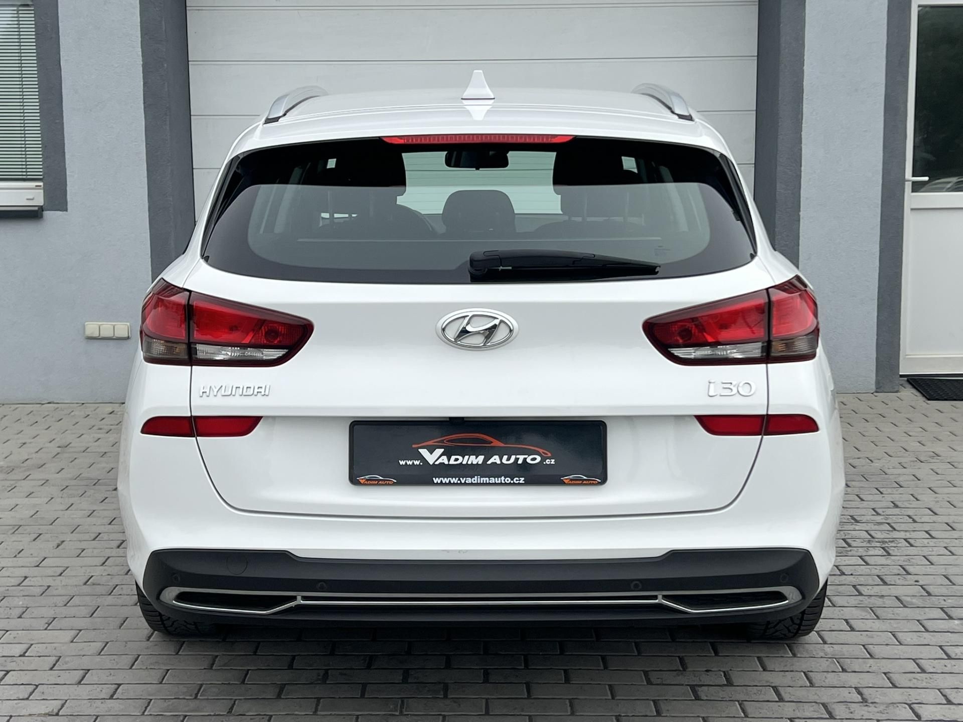 Hyundai i30, 1.5i KAMERA 1.MAJITEL ČR - fotka 6
