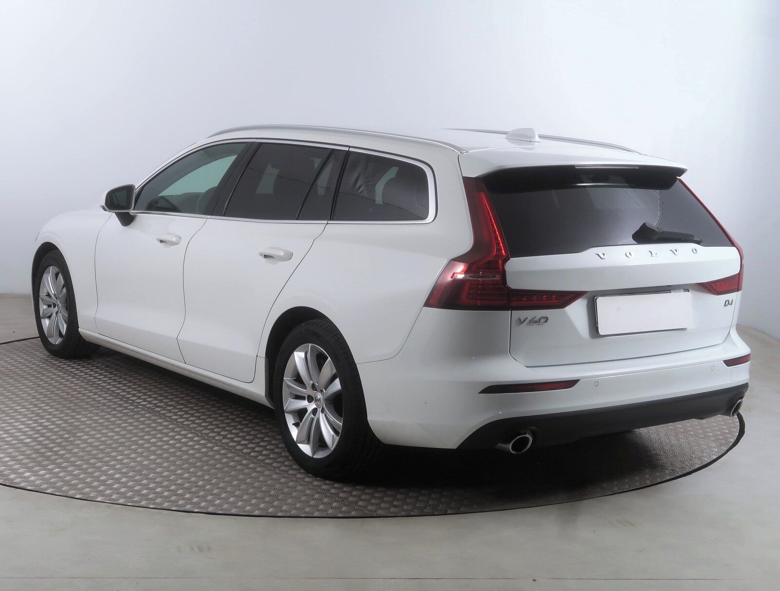 Volvo V60, D4 2.0, Automat - fotka 4