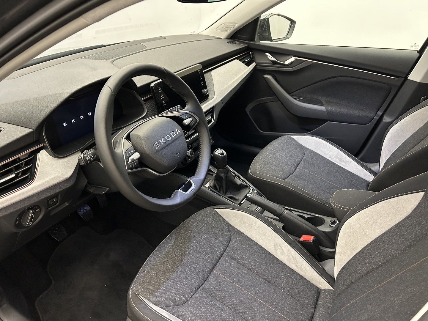 Škoda Scala, 1.0TSI 85kW Selection - fotka 6