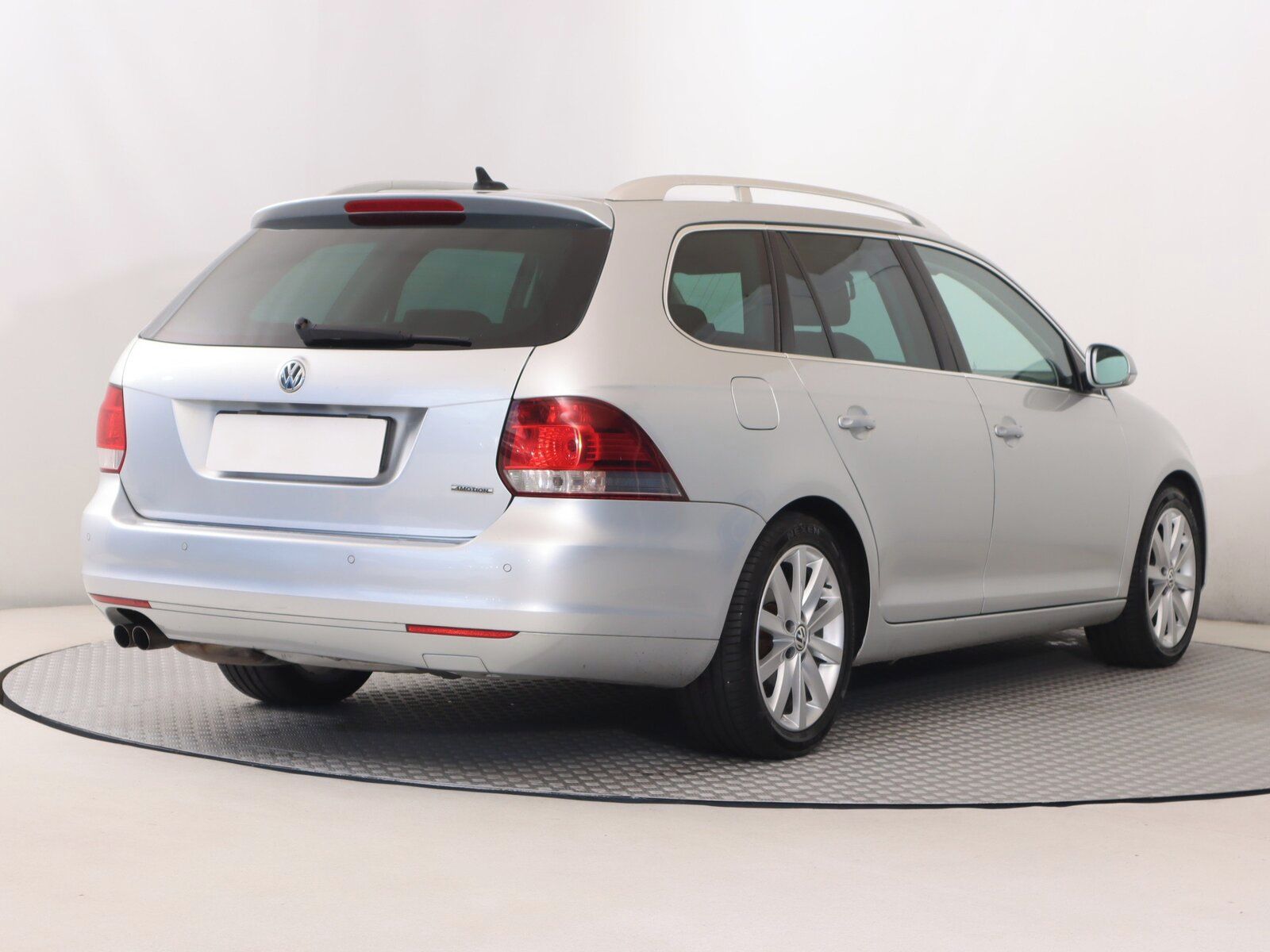 Volkswagen Golf, 1.6 TDI, 4X4, Serv.kniha - fotka 5