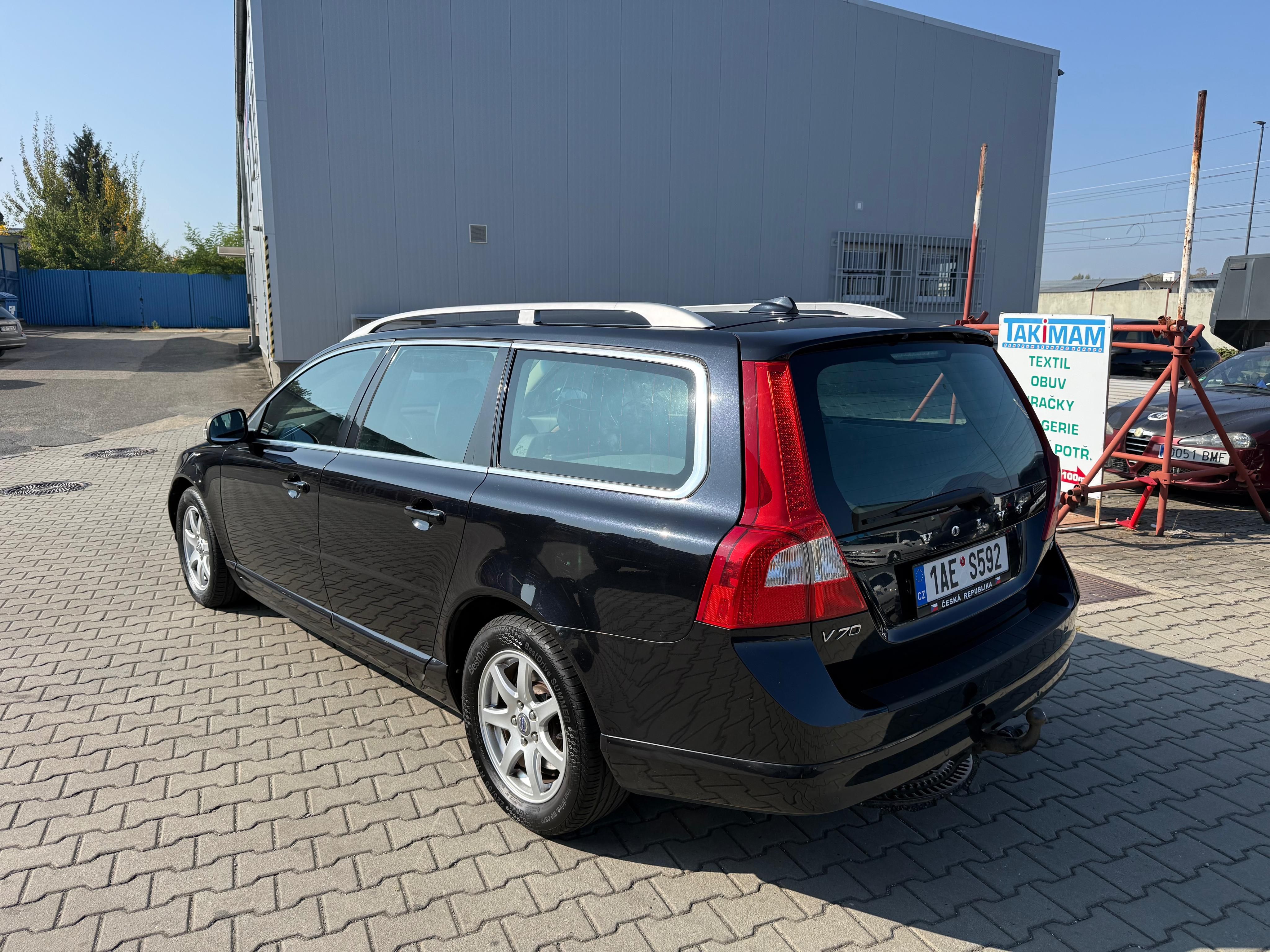 Volvo V70, 2.4 D5 136kw Summum, Ventilace - fotka 5