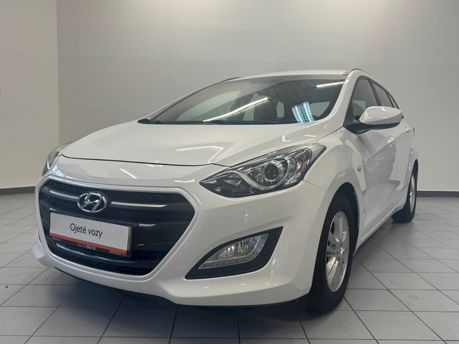 Hyundai i30, 1.6 GDH - 88KW man.6 st. - fotka 6