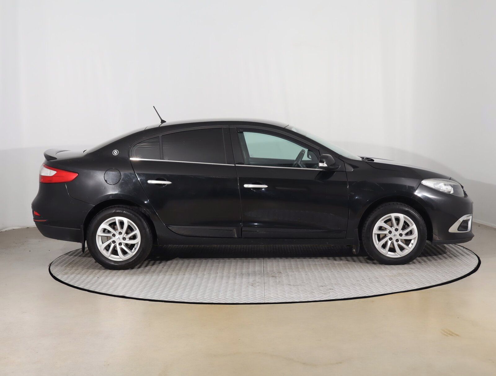 Renault Fluence, 1.6 dCi, po STK, dobrý stav - fotka 6