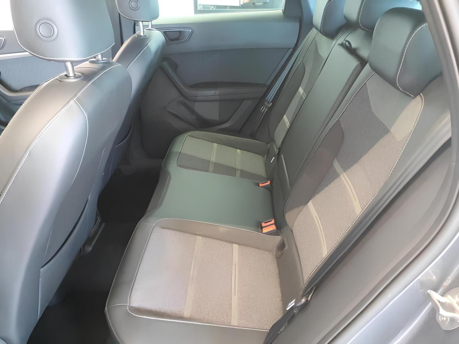 Seat Ateca, 2.0TDI DSG 110kW Xperience DPH - fotka 5