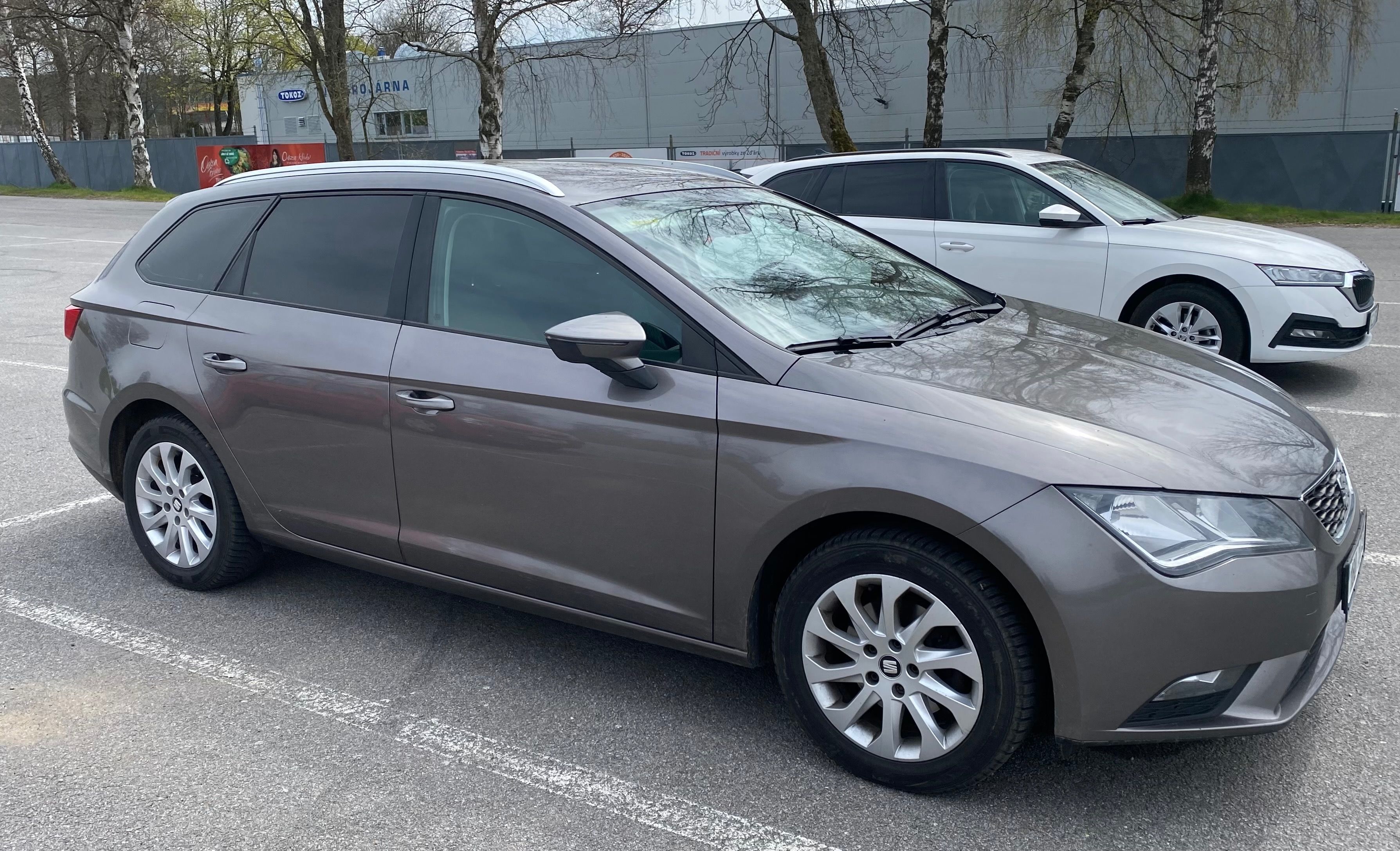 Seat Leon, 1.4 TGI koupeno v CZ, serviska - fotka 4