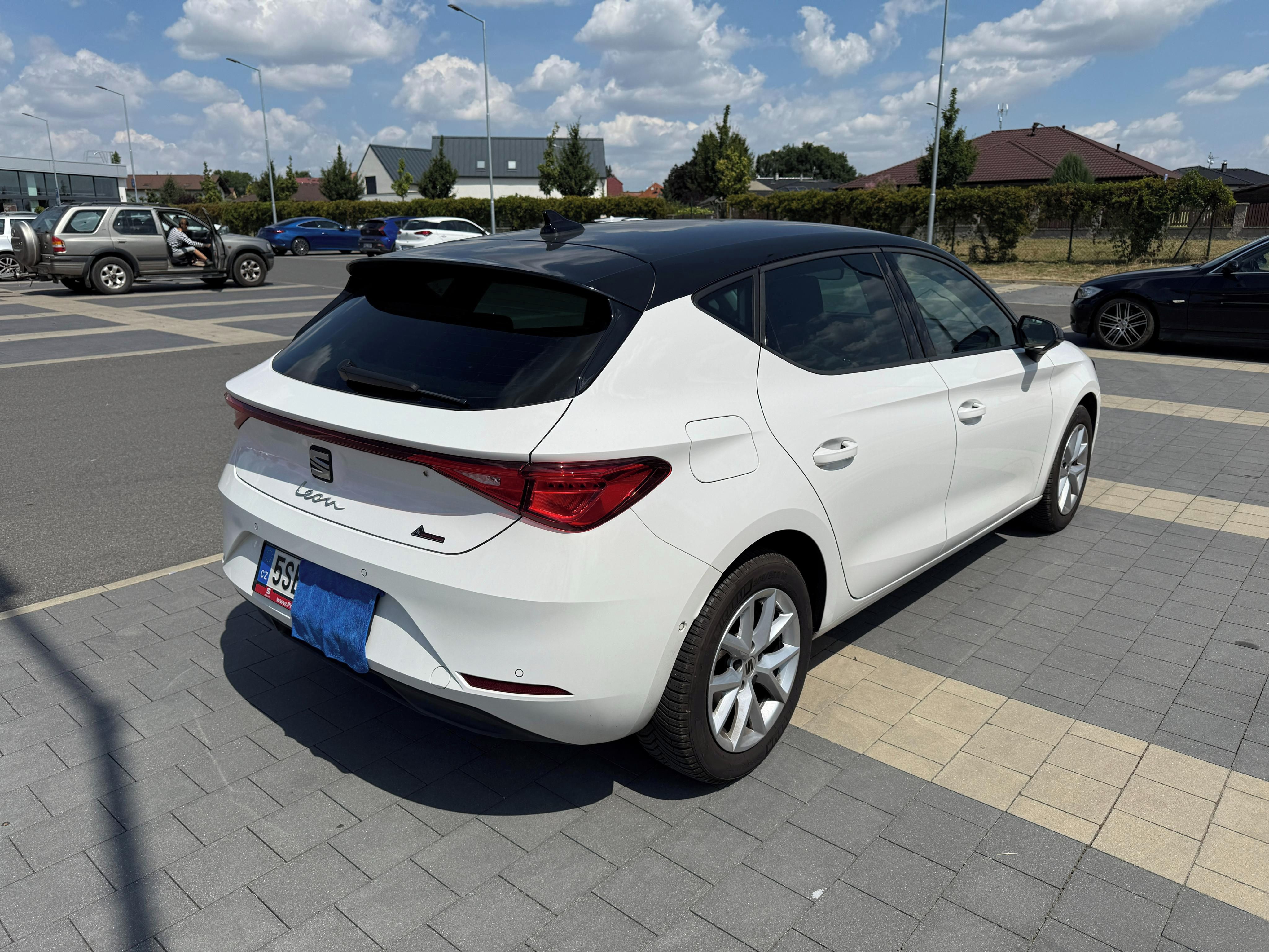 Seat Leon, po servise, velmi opečovávaný - fotka 5