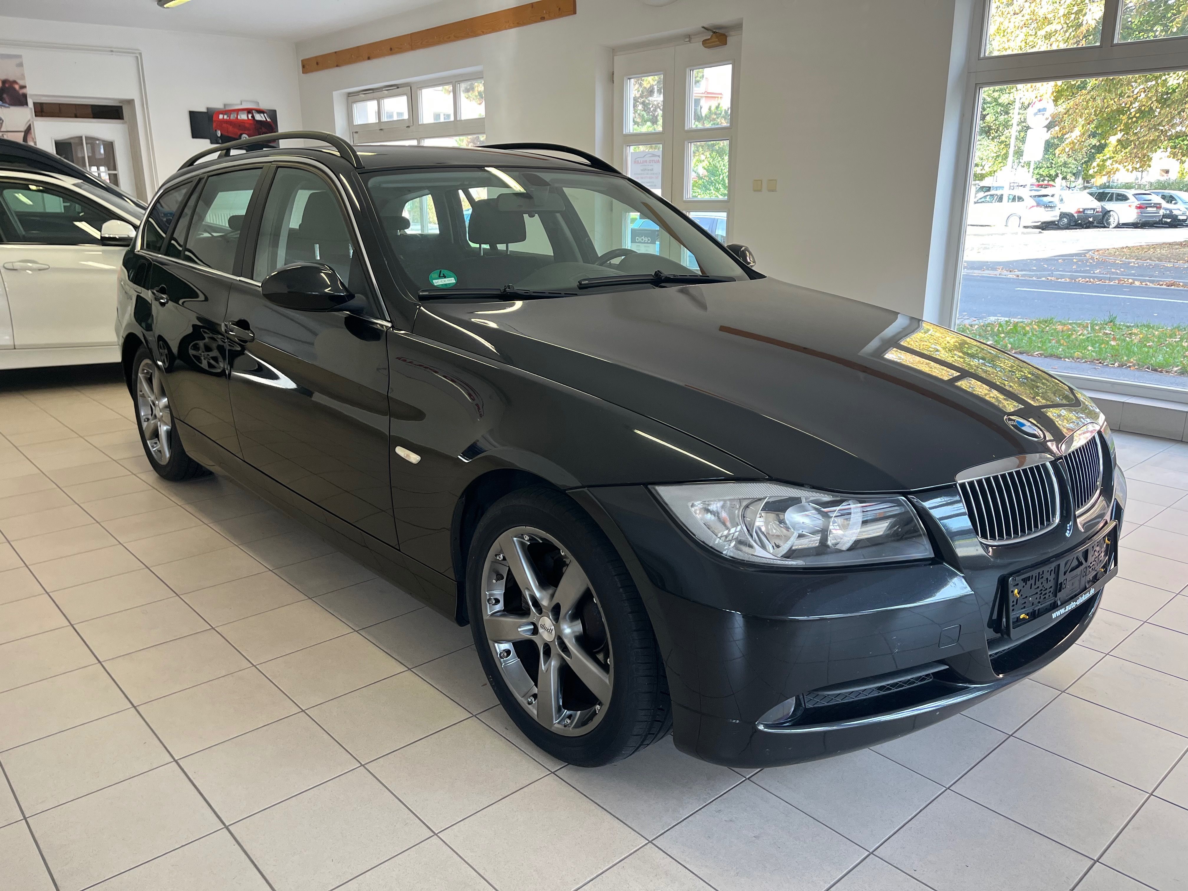 BMW Řada 3 - fotka 3