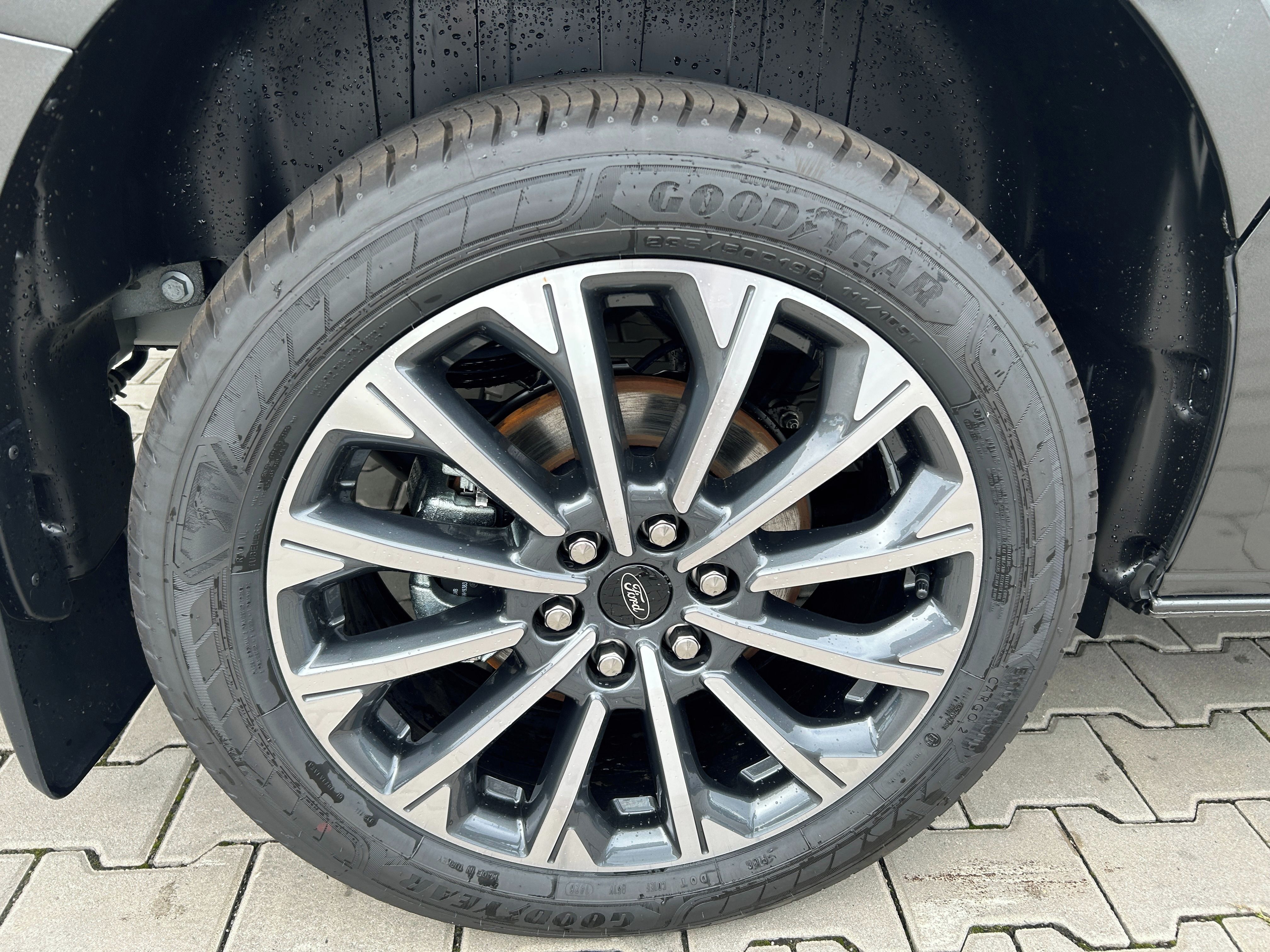 Ford Tourneo Custom, Titanium  L1 2.5 PHEV 171kW - fotka 6