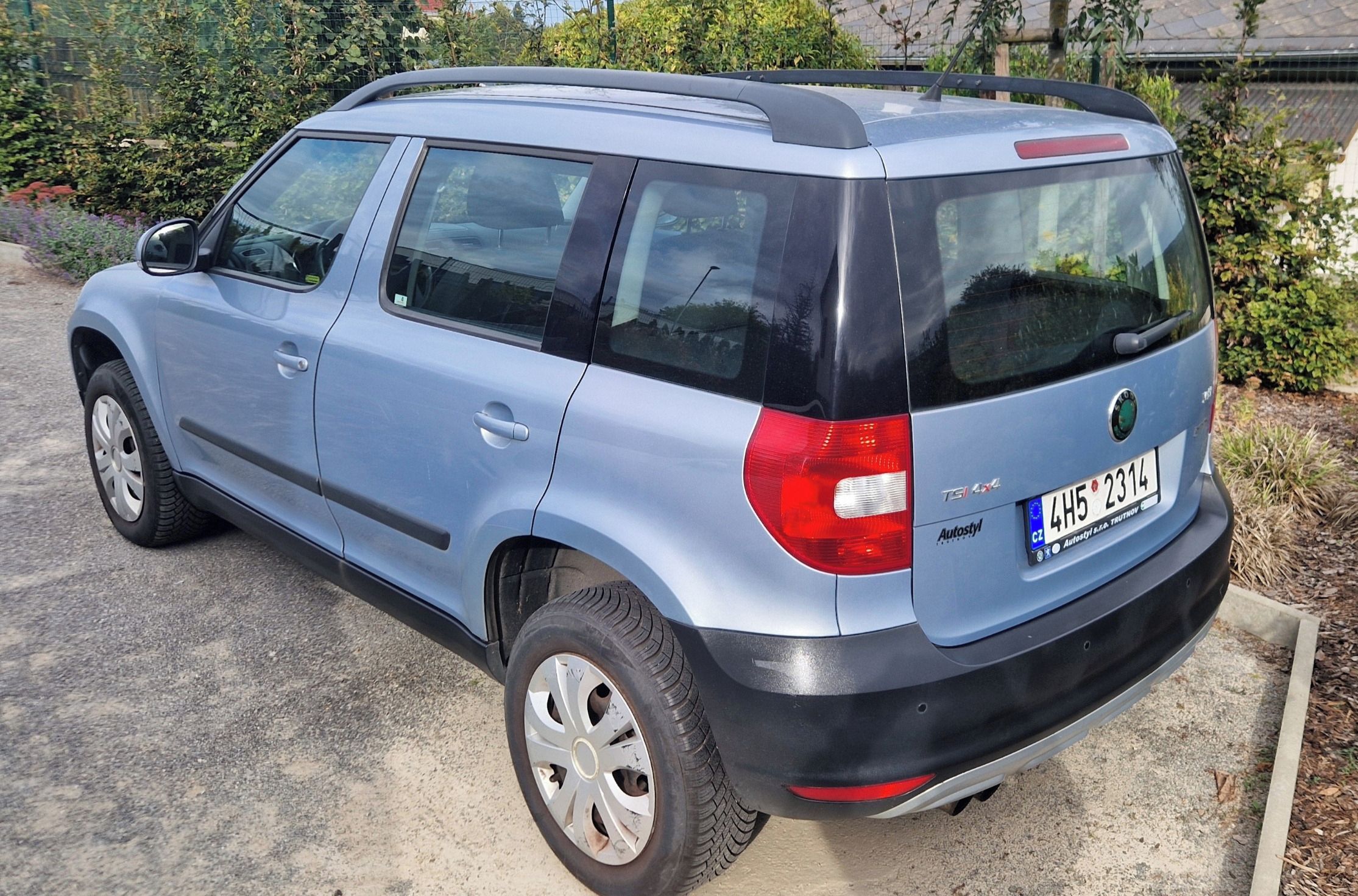 Škoda Yeti, 1,8Tsi 4x4 - 2MAJ,PO SERVISU - fotka 2