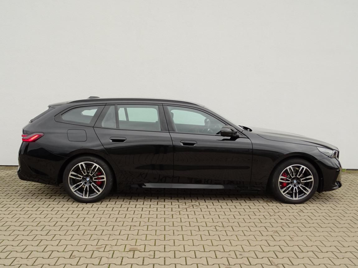 BMW Řada 5, 530e xDrive Touring - fotka 5