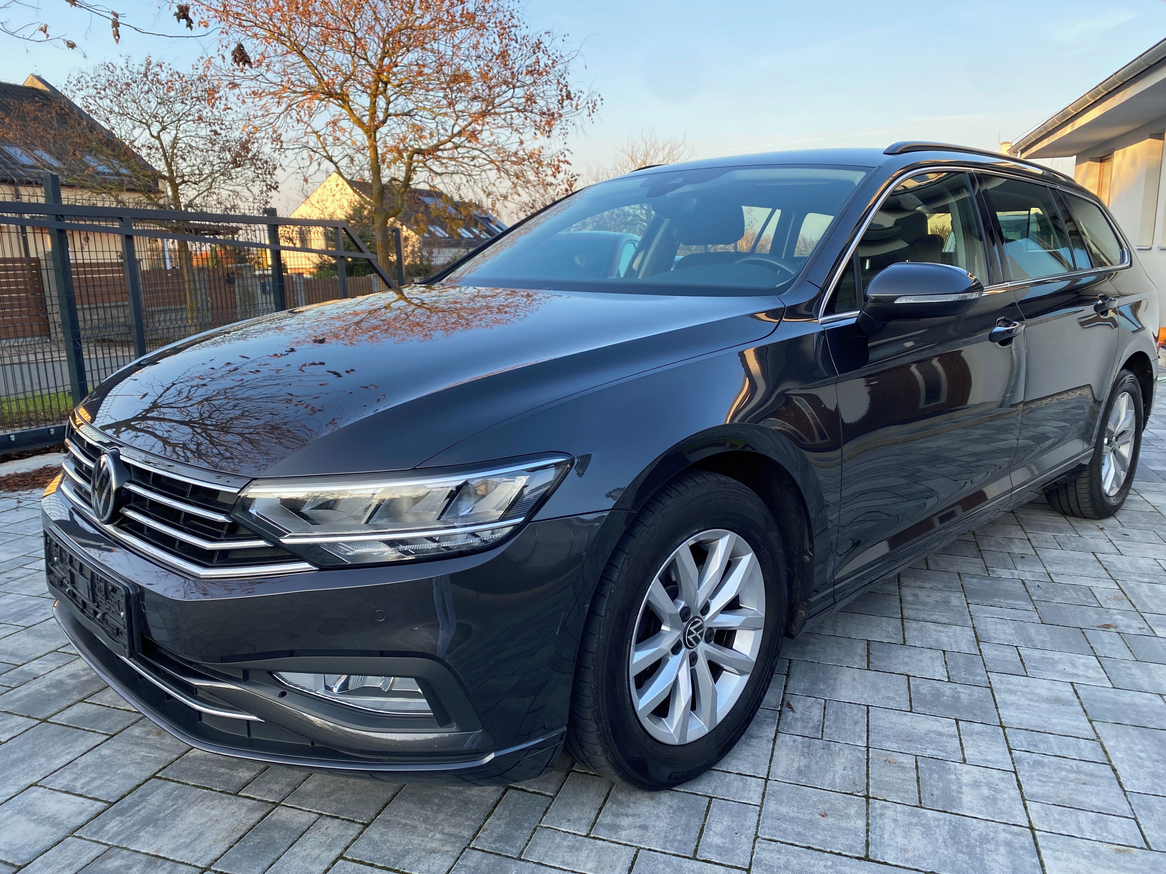 Volkswagen Passat, 2,0 TDi 110kw,DSG Nehavarovaný - fotka 3