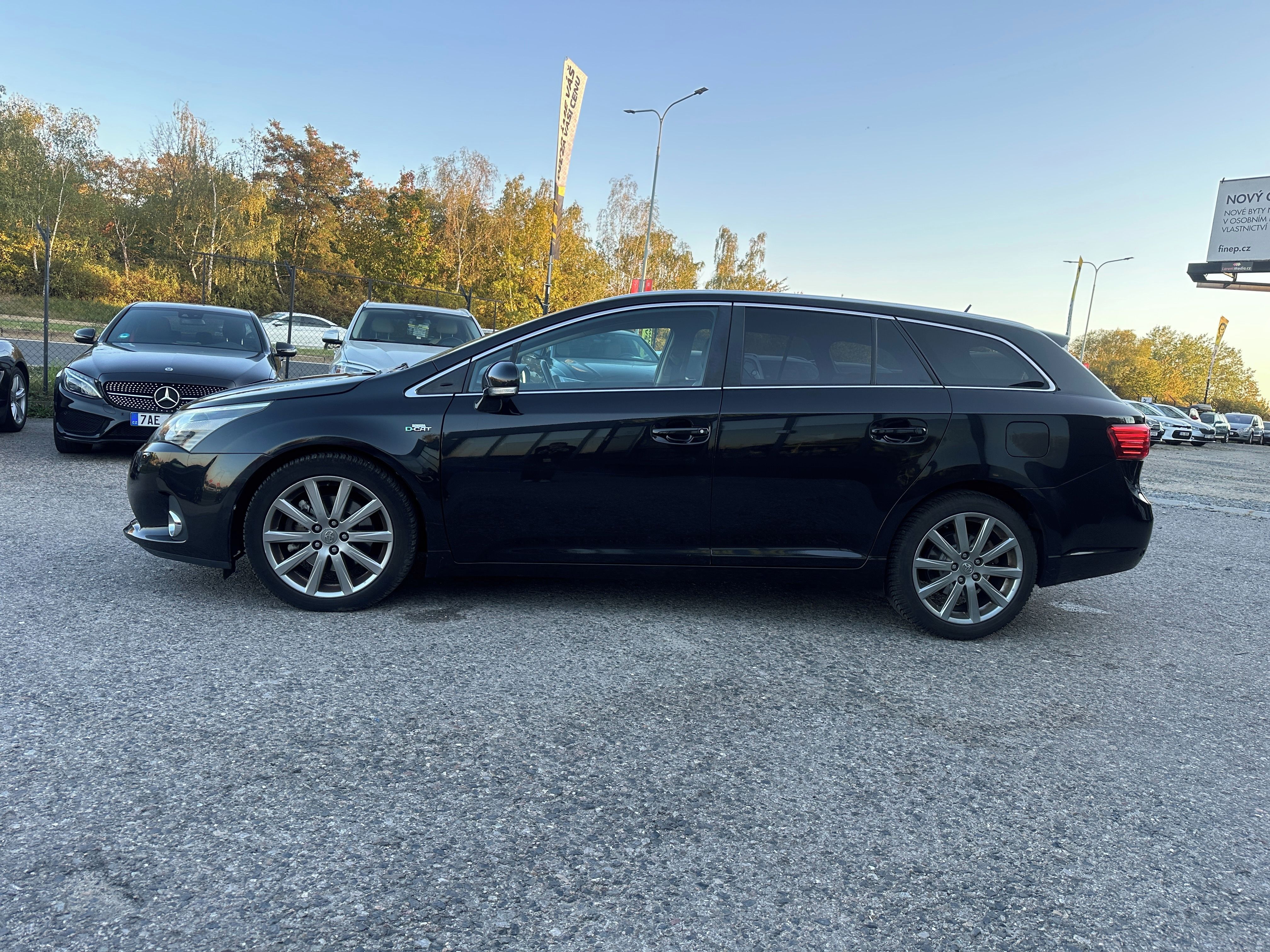 Toyota Avensis, Toyota Avensis 2012 - fotka 4