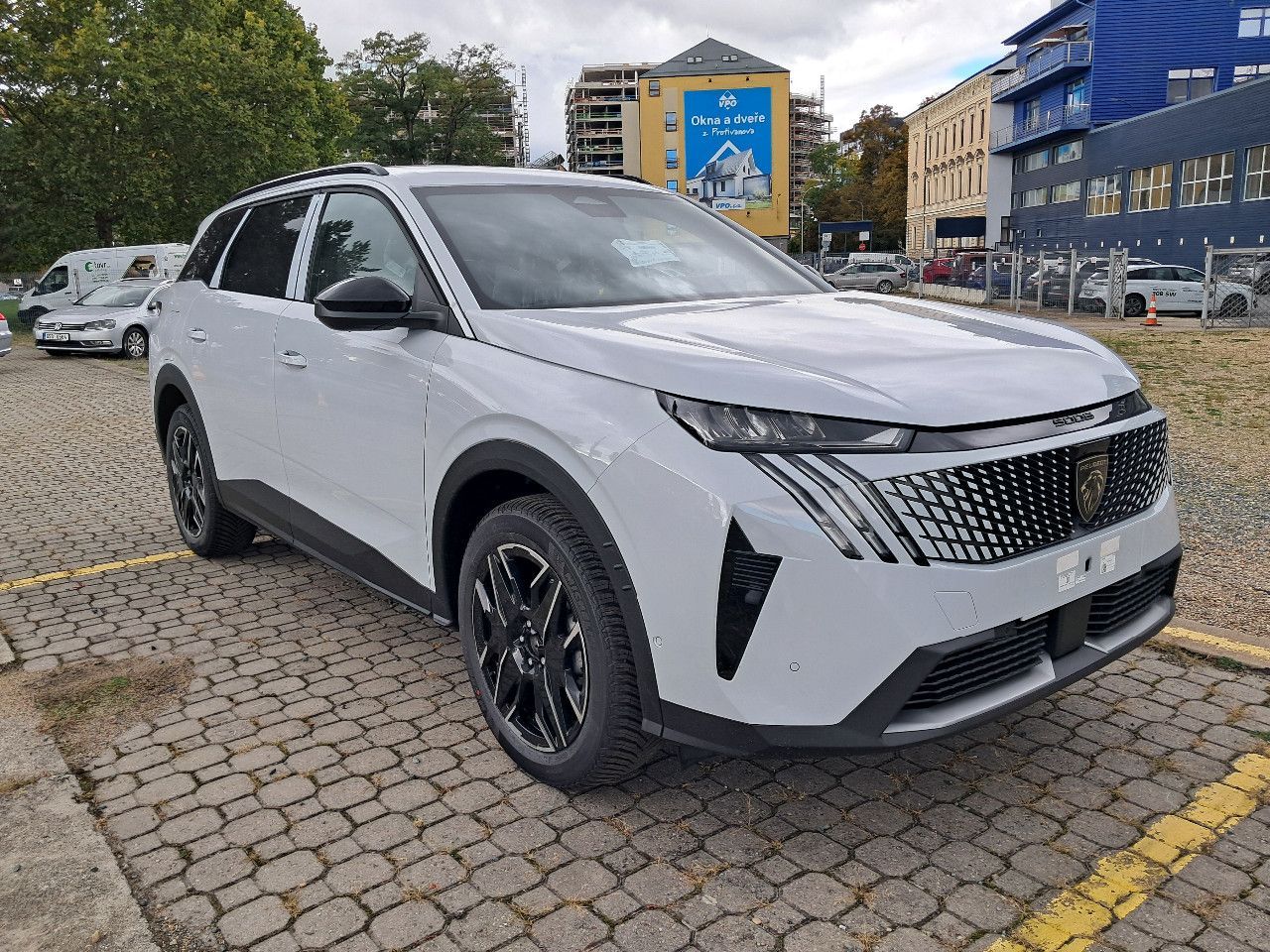 Peugeot 5008, ALLURE Hybrid 145 e-DCS6-7 mís - fotka 3