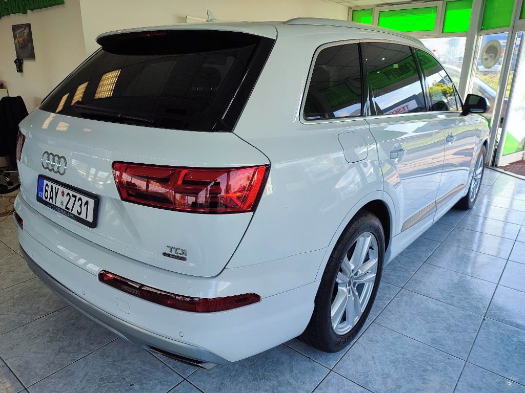 Audi Q7, 3.0TDI 200KW ČR TOPSTAV - fotka 4