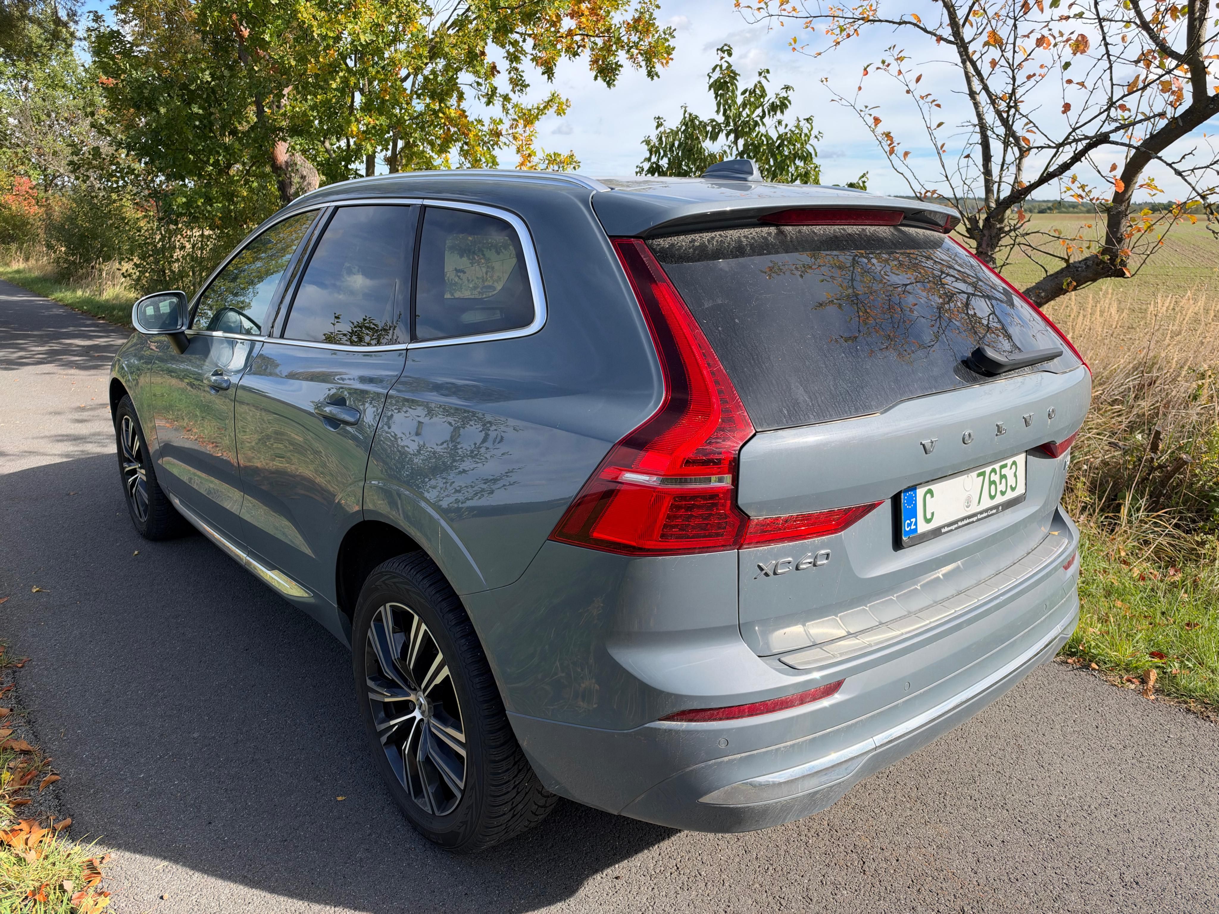 Volvo XC60, 2,0 B4 mild-hybrid Inscription - fotka 4