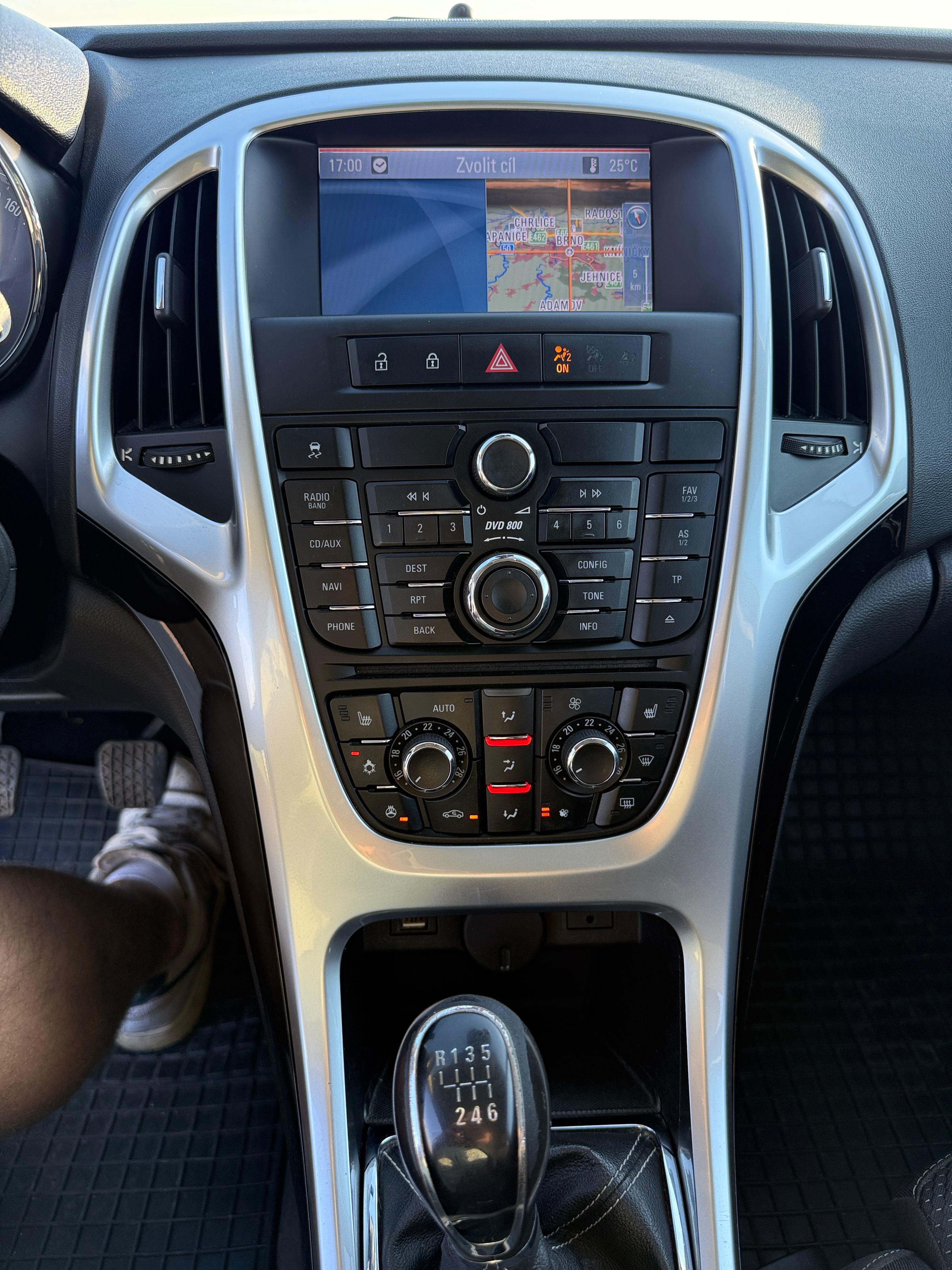 Opel Astra, Astra J 2.0CDTI - TOP výbava - fotka 6