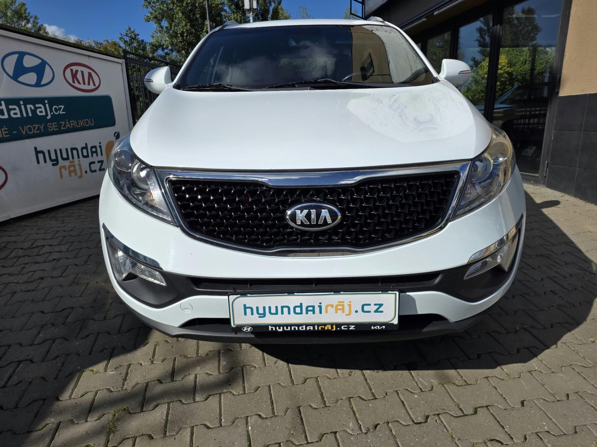 Kia Sportage, 2.0-1.MAJ-NAVI-KAMERA-ISOFIX - fotka 2