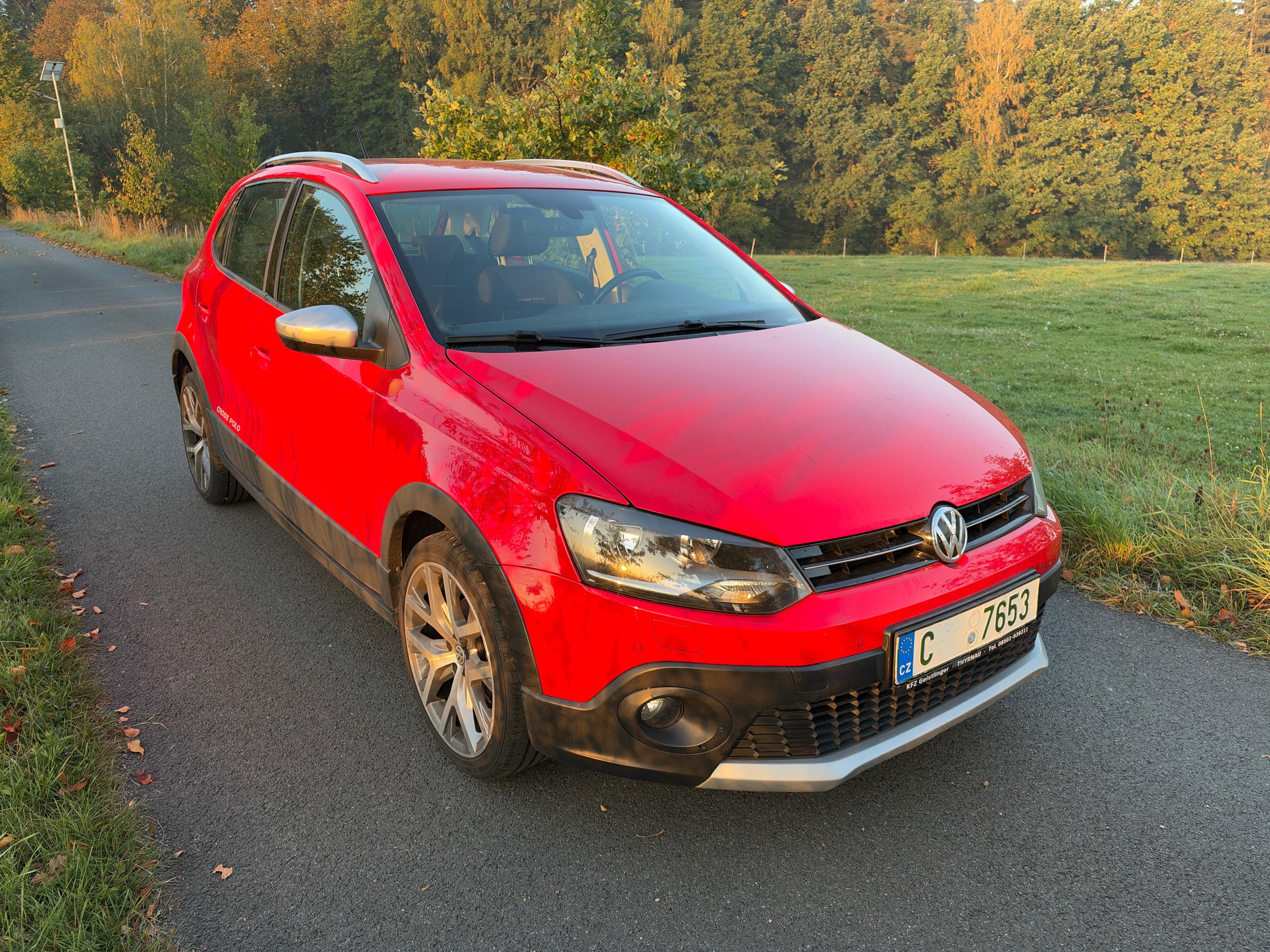 Volkswagen Polo, Cross 1,2TSi 66kW 47TKM - fotka 2
