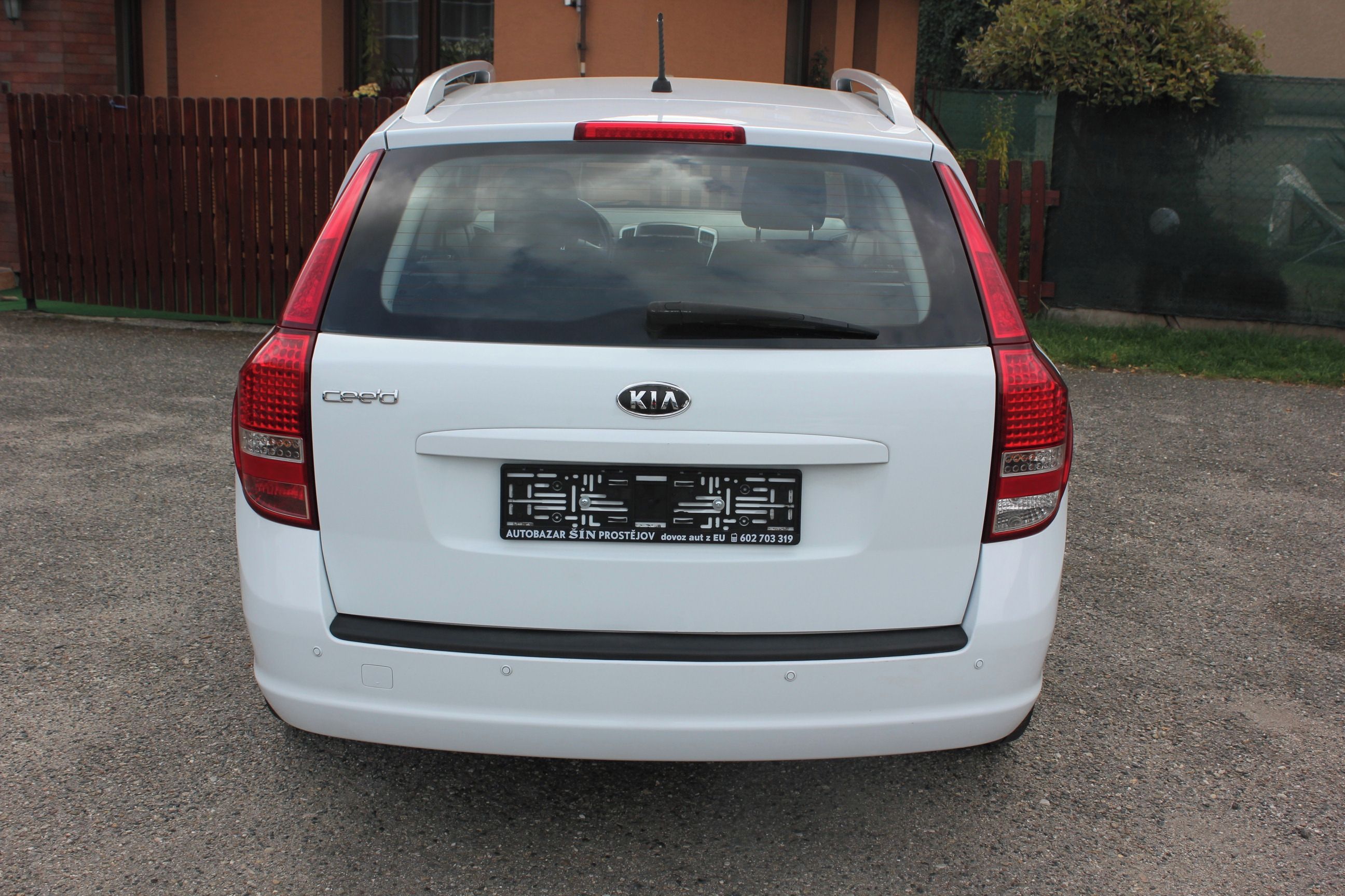 Kia Cee´d, 1.6 CVVT, ATM, plný servis - fotka 6