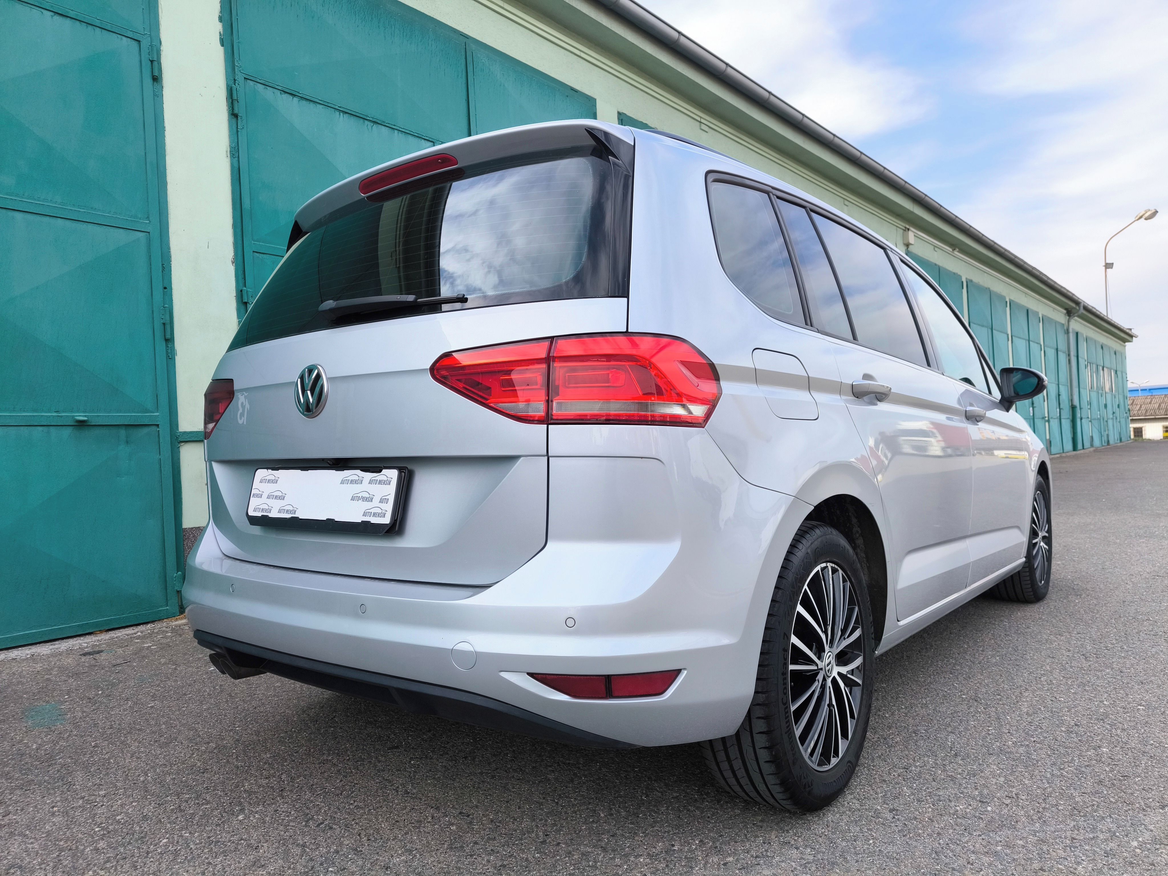 Volkswagen Touran, 2.0TDi/110kW DSG HIGHLINE - fotka 6