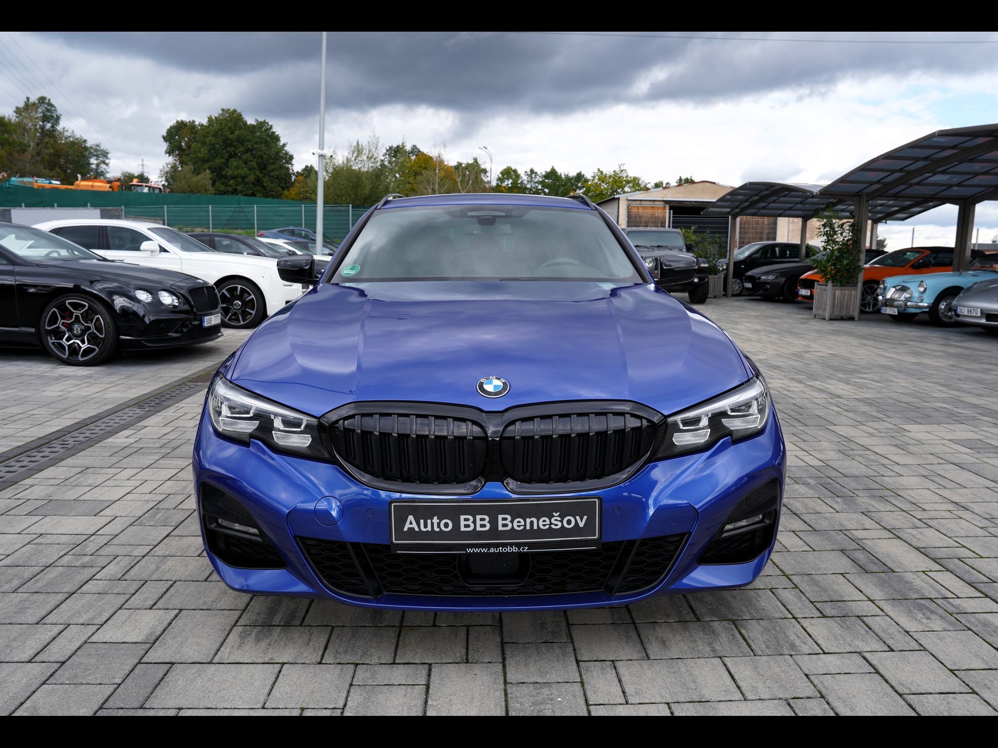 BMW Řada 3, 320d xDrive Mpaket/Lasery/kůže