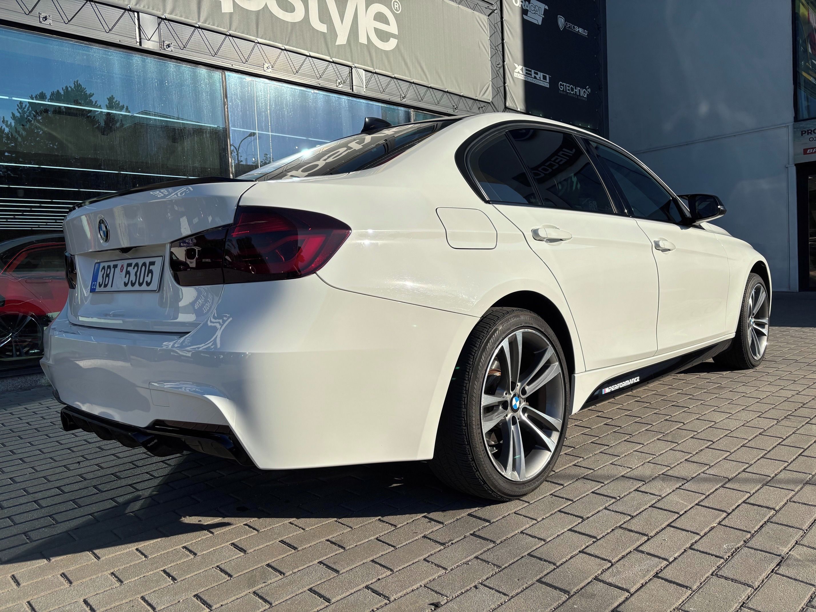 BMW Řada 3, 330i xDRIVE,M PAKET,málo KM - fotka 5