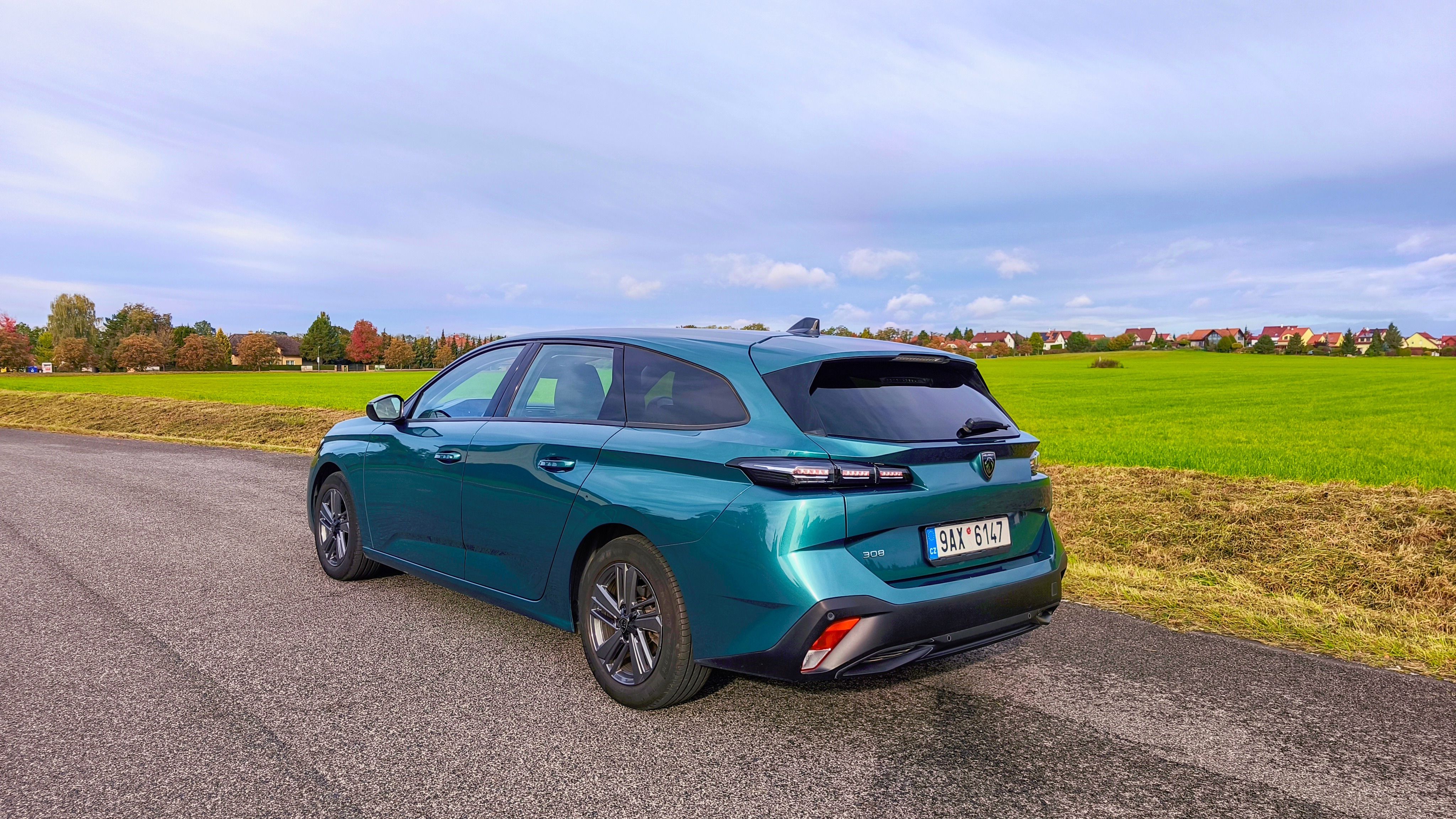 Peugeot 308, 308SW 1.5 BlueHDI AT8 Allrue - fotka 3