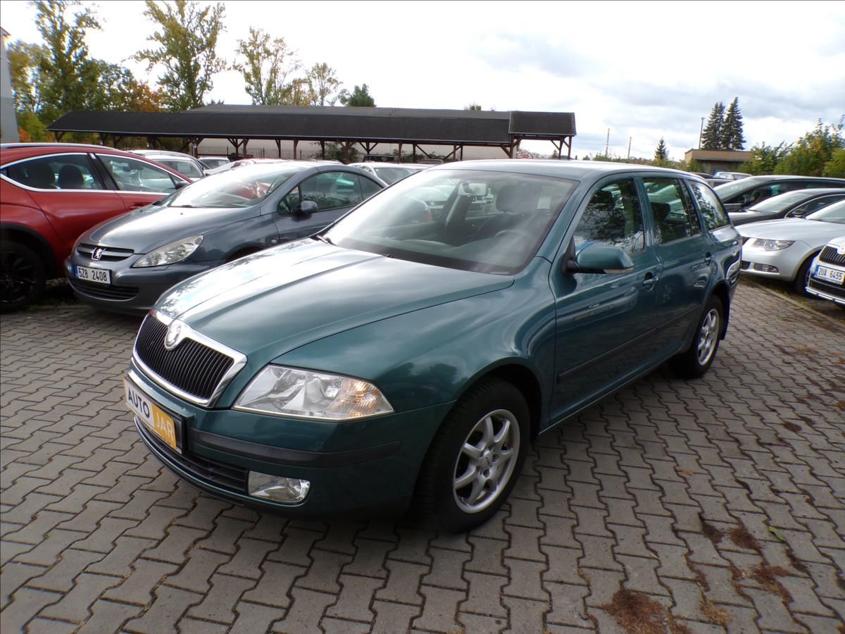 Škoda Octavia, 1,6 FSI - fotka 2
