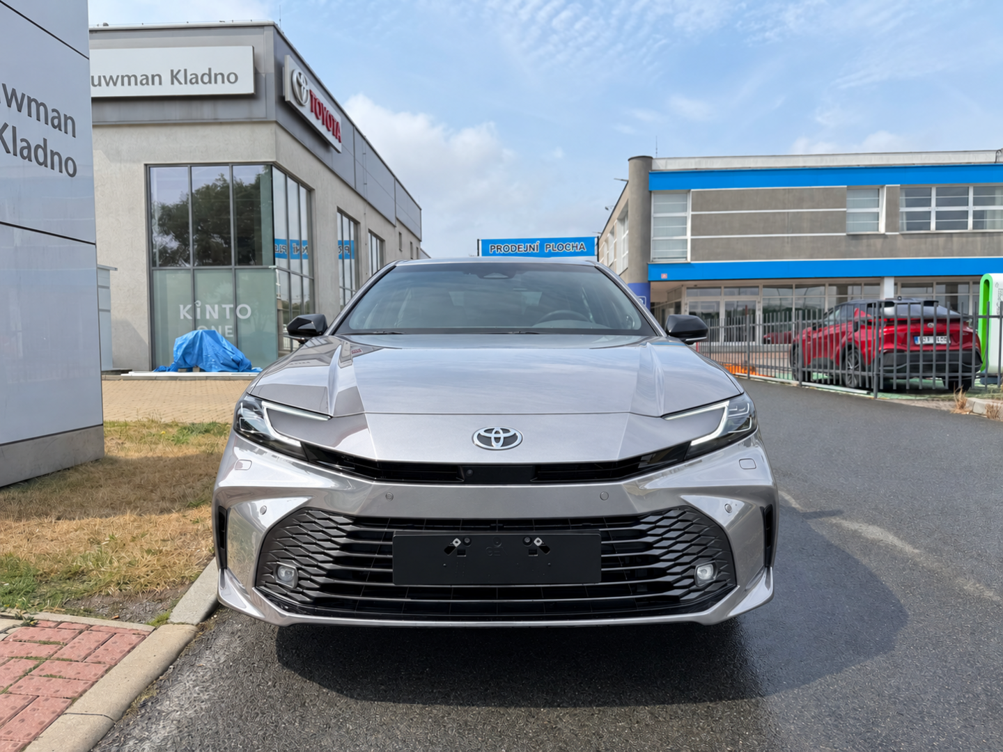 Toyota Camry, 2.5 HEV Executive - fotka 2