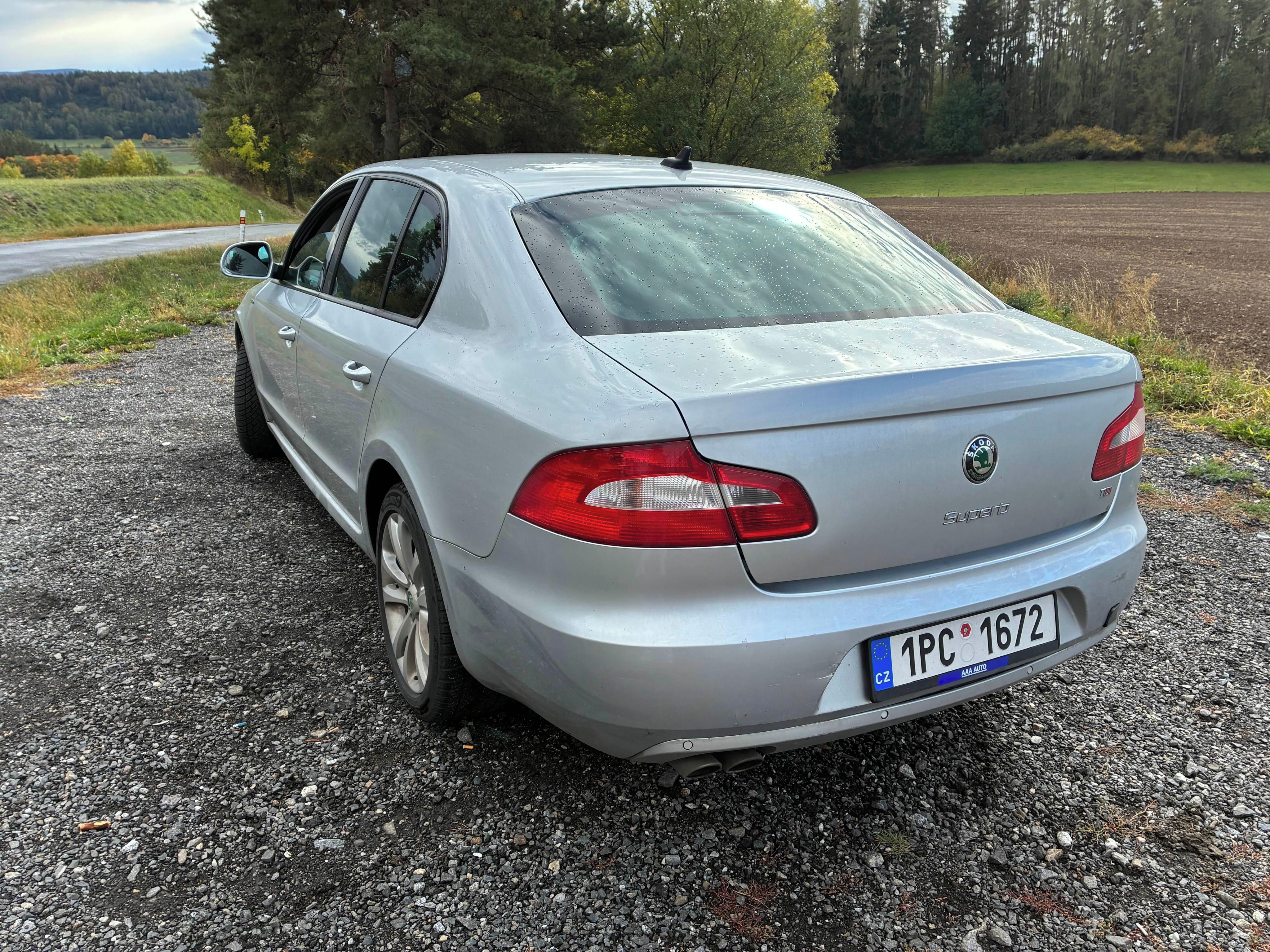 Škoda Superb, ŠKODA SUPERB II 2.0TDI 125Kw A - fotka 4